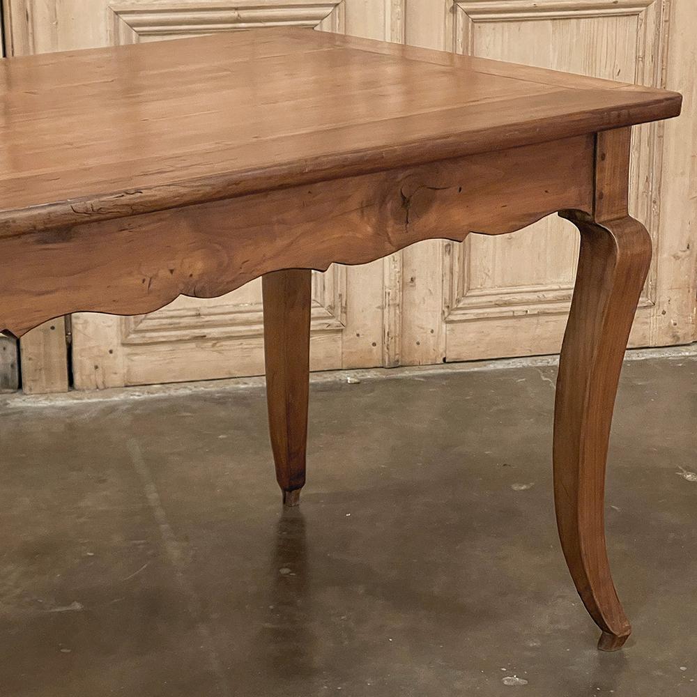 19th Century Country French Cherry Wood Dining Table For Sale 6
