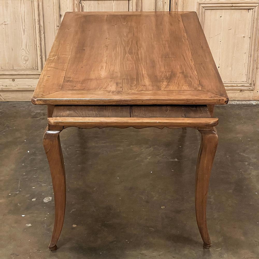 19th Century Country French Cherry Wood Dining Table For Sale 7