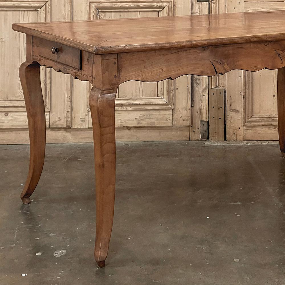 19th Century Country French Cherry Wood Dining Table For Sale 9