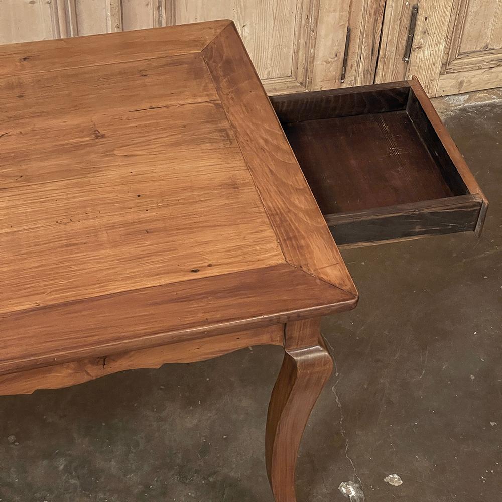 19th Century Country French Cherry Wood Dining Table For Sale 4