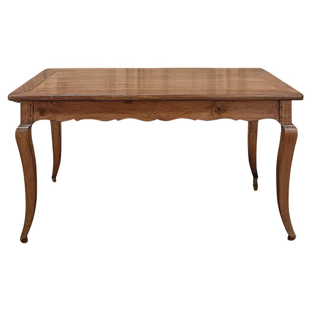 19th Century Country French Cherry Wood Dining Table For Sale