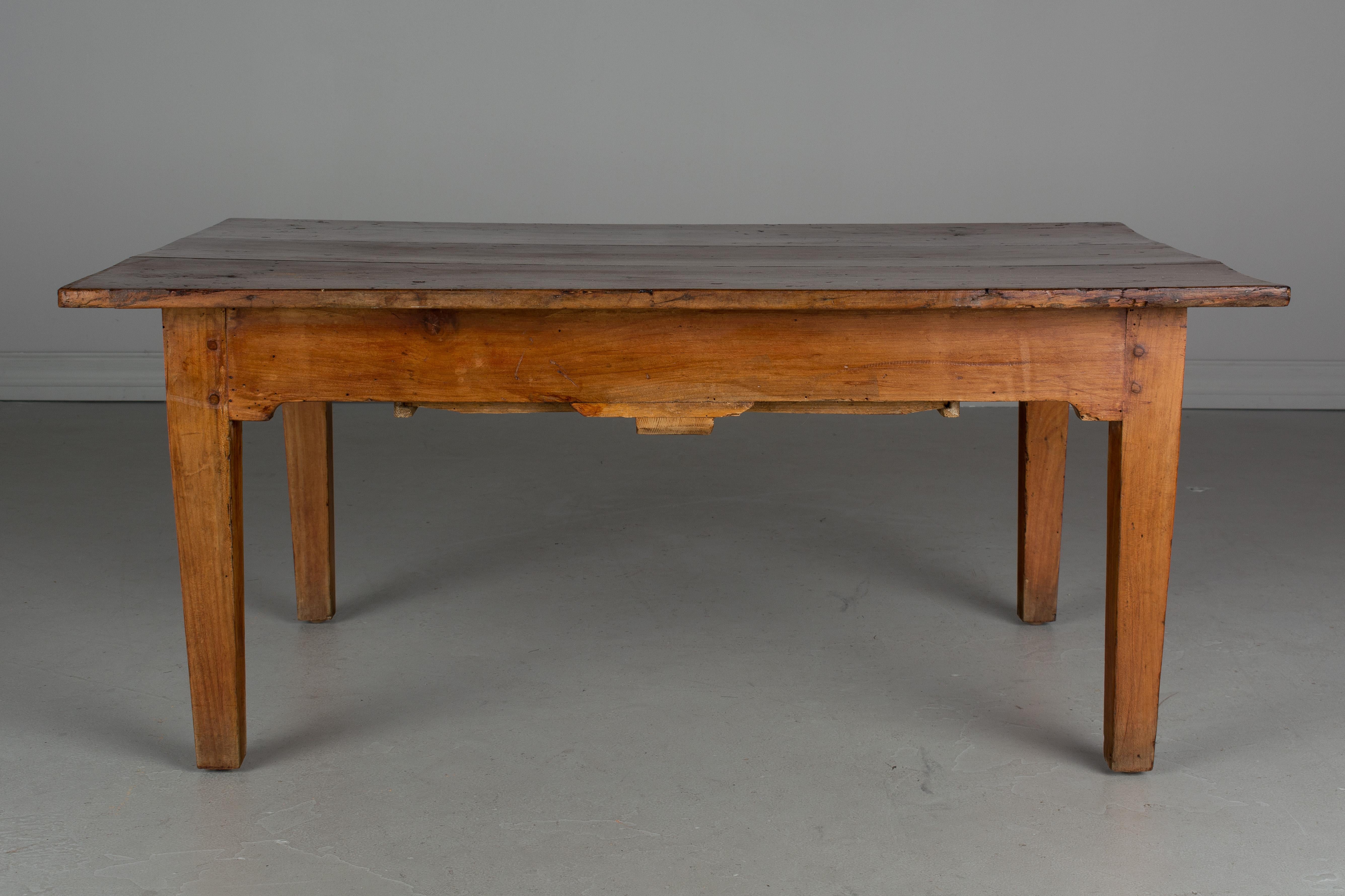 19th Century Country French Coffee Table In Good Condition In Winter Park, FL