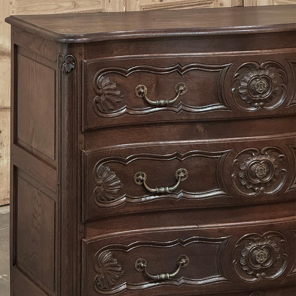 Intagliato a mano Commode francese di campagna del XIX secolo ~ Cassettiera in vendita