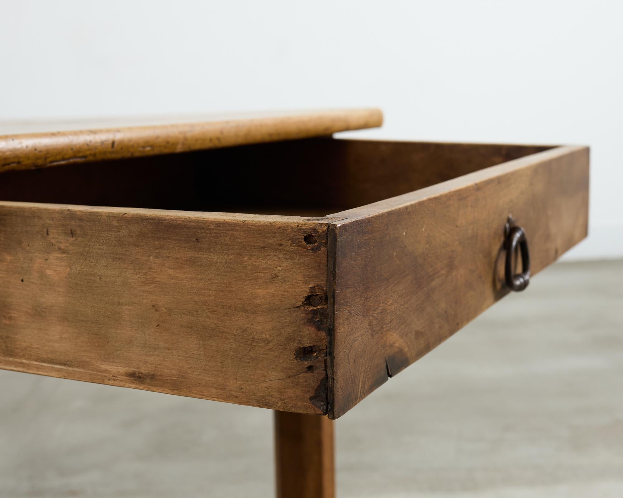 Mesa de comedor de caballete de granja francesa de madera de frutal del siglo XIX en venta 10