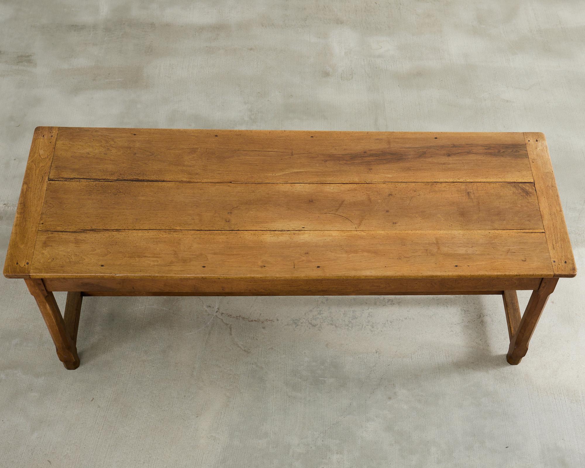 Mesa de comedor de caballete de granja francesa de madera de frutal del siglo XIX Hecho a mano en venta