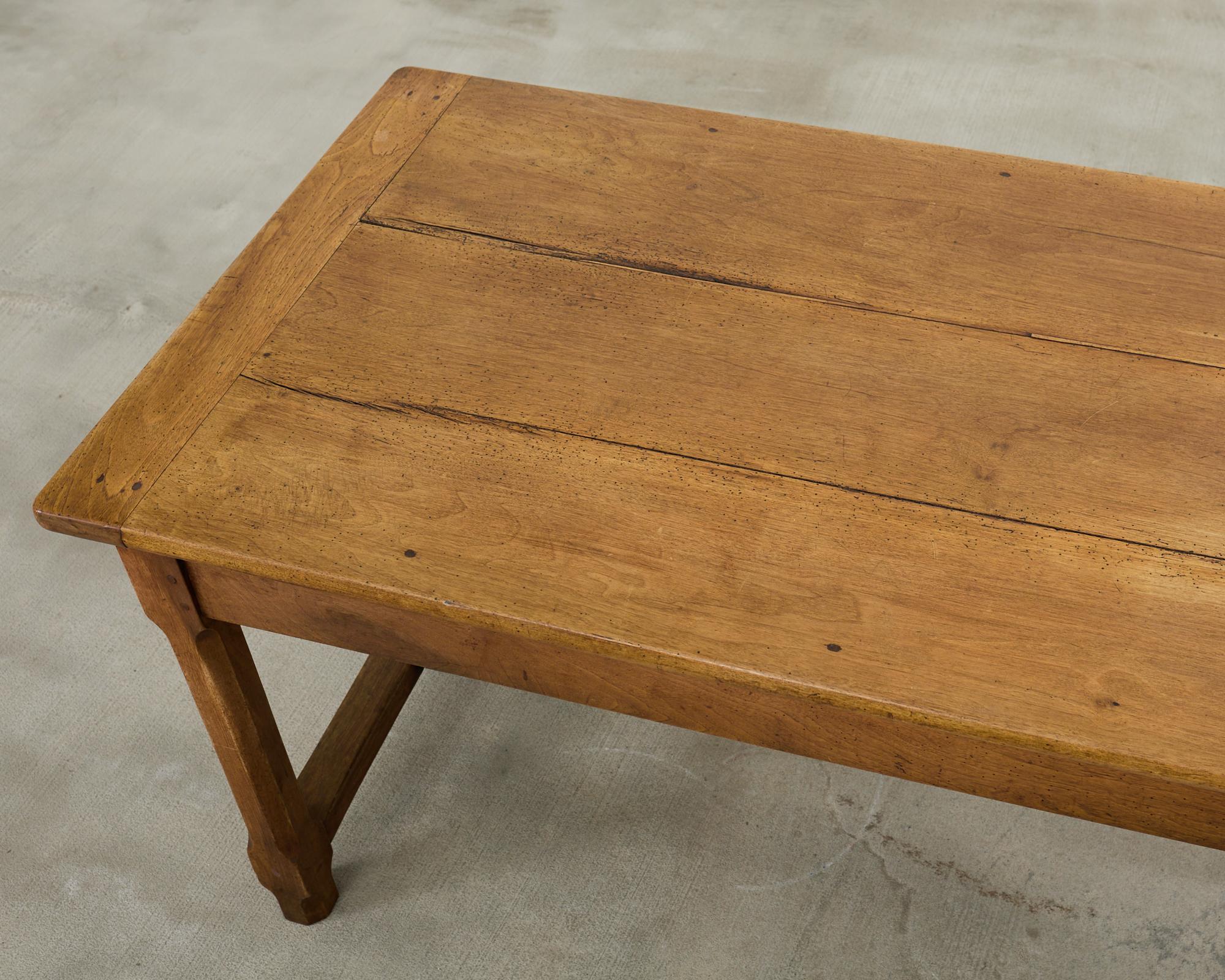 Mesa de comedor de caballete de granja francesa de madera de frutal del siglo XIX Hierro en venta