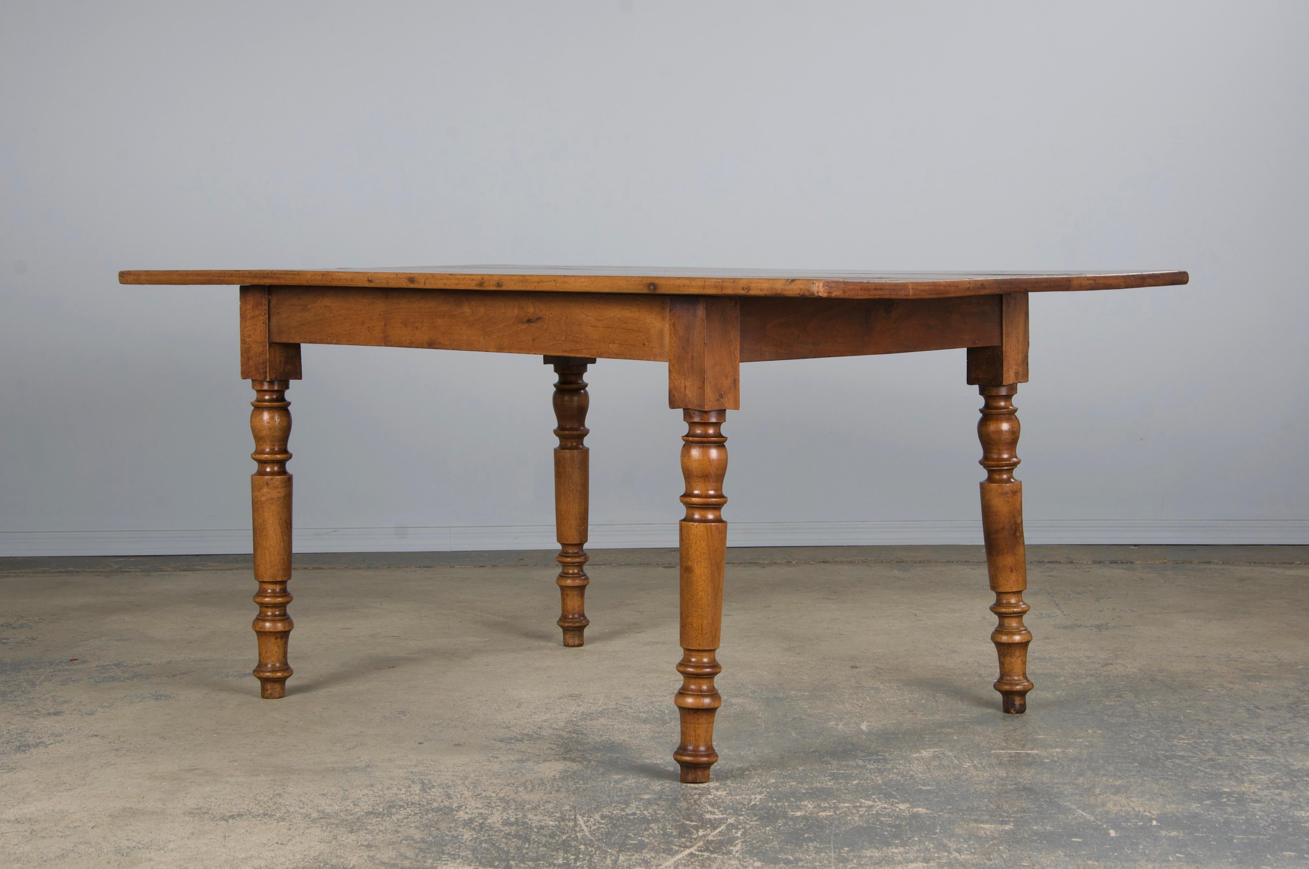 Table provinciale française du 19ème siècle de style Louis Philippe en vente 3
