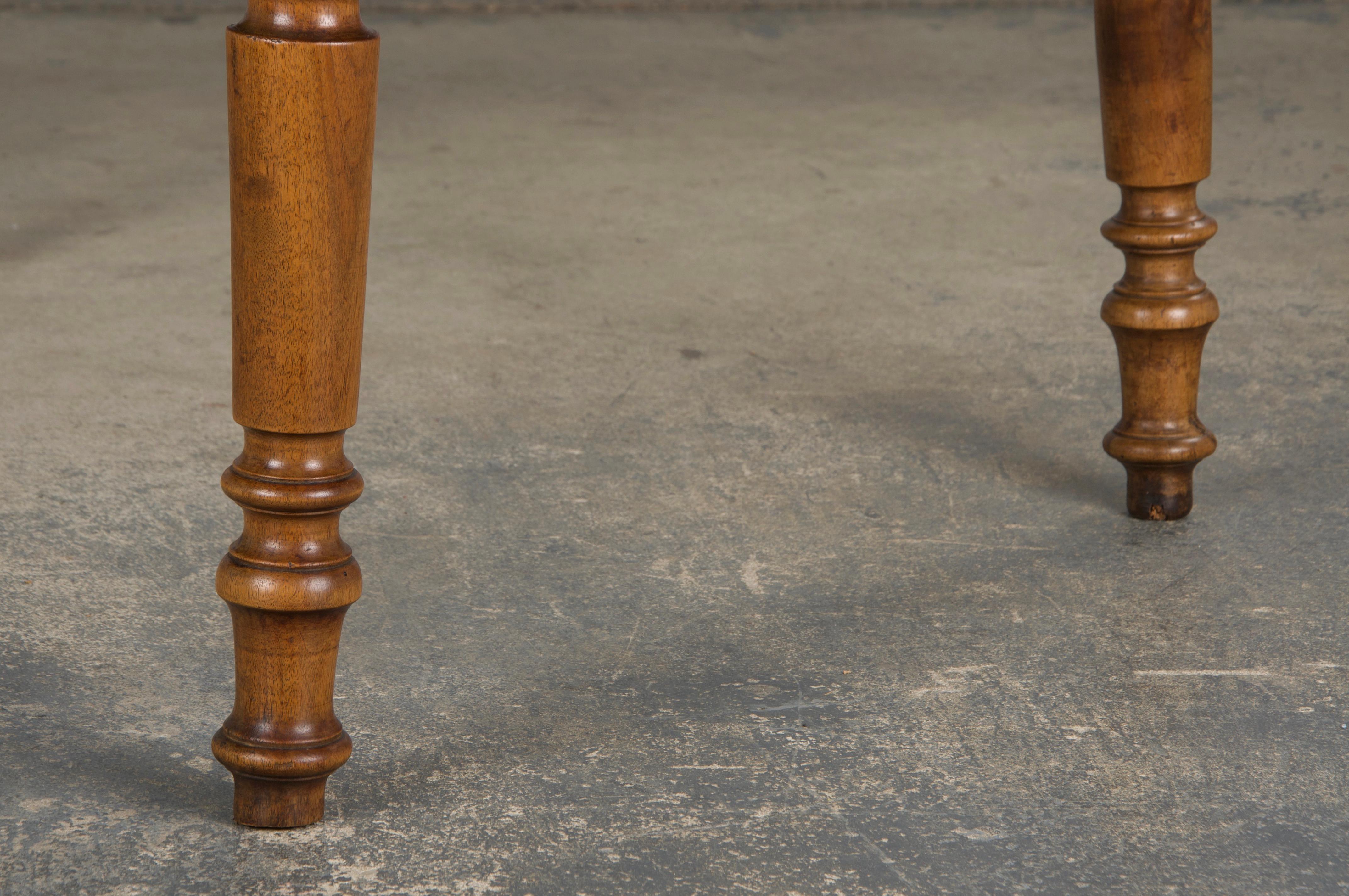 Table provinciale française du 19ème siècle de style Louis Philippe en vente 7