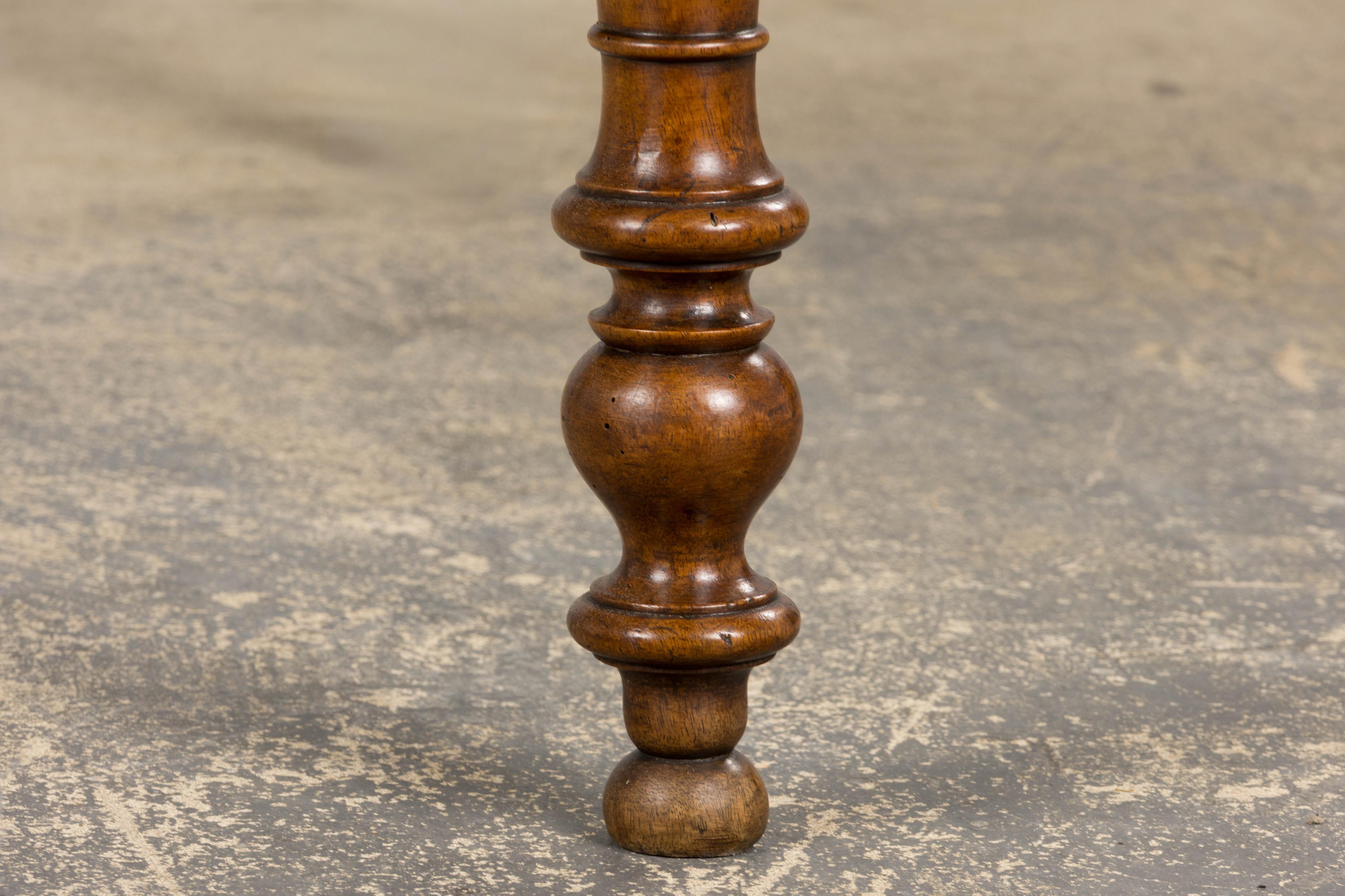 Scrittoio in legno di noce in stile Louis Philippe del XIX secolo in vendita 1