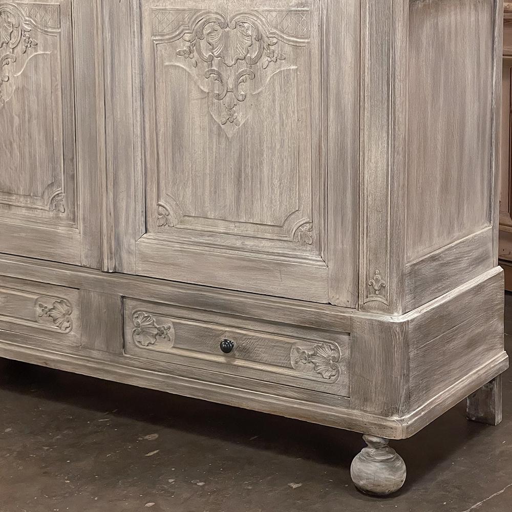 19th Century Country French Louis XIV Whitewashed Bookcase For Sale 9
