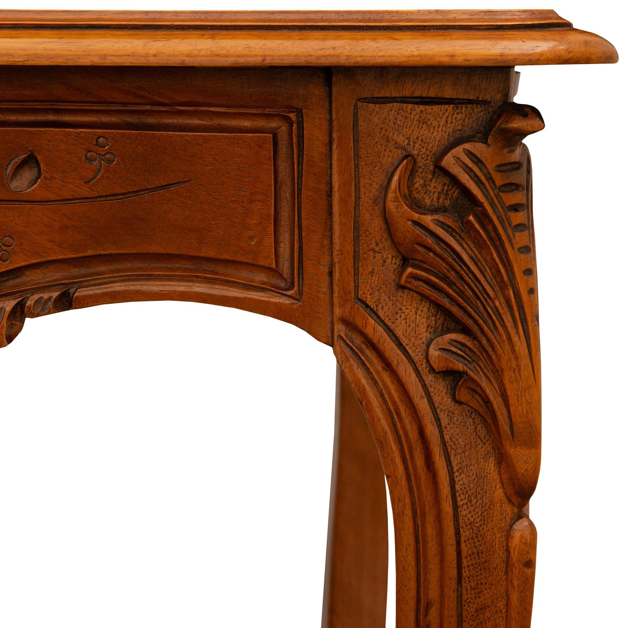 19th Century Country French Louis XV St. Cherry Wood Side Table For Sale 4