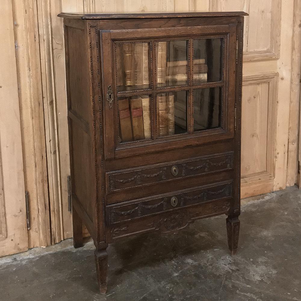 Hand-Carved 19th Century Country French Louis XVI Hand Carved Oak Vitrine, Chiffonier