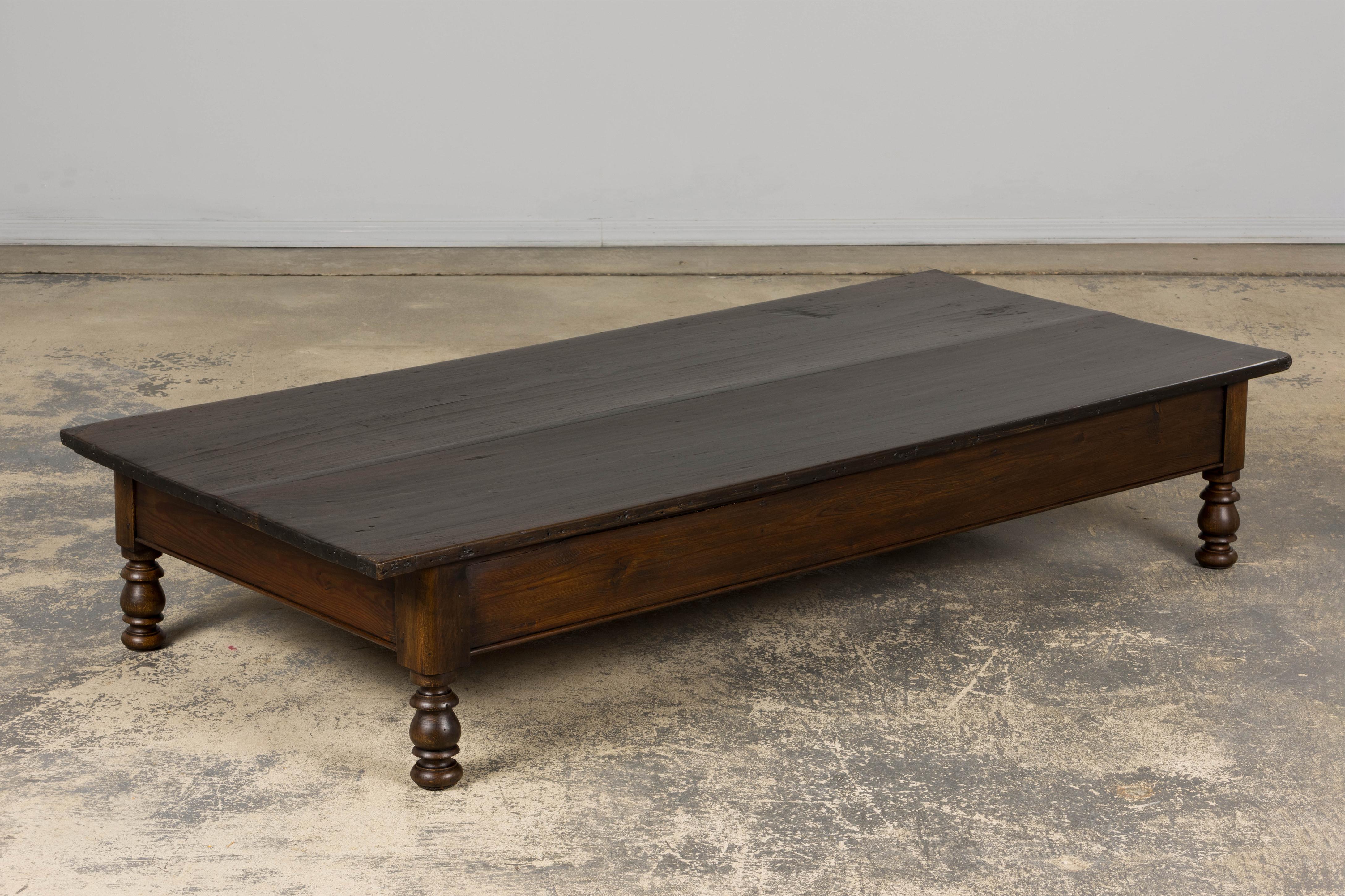 Mesa de centro de granja de madera mixta francesa del siglo XIX en venta 11