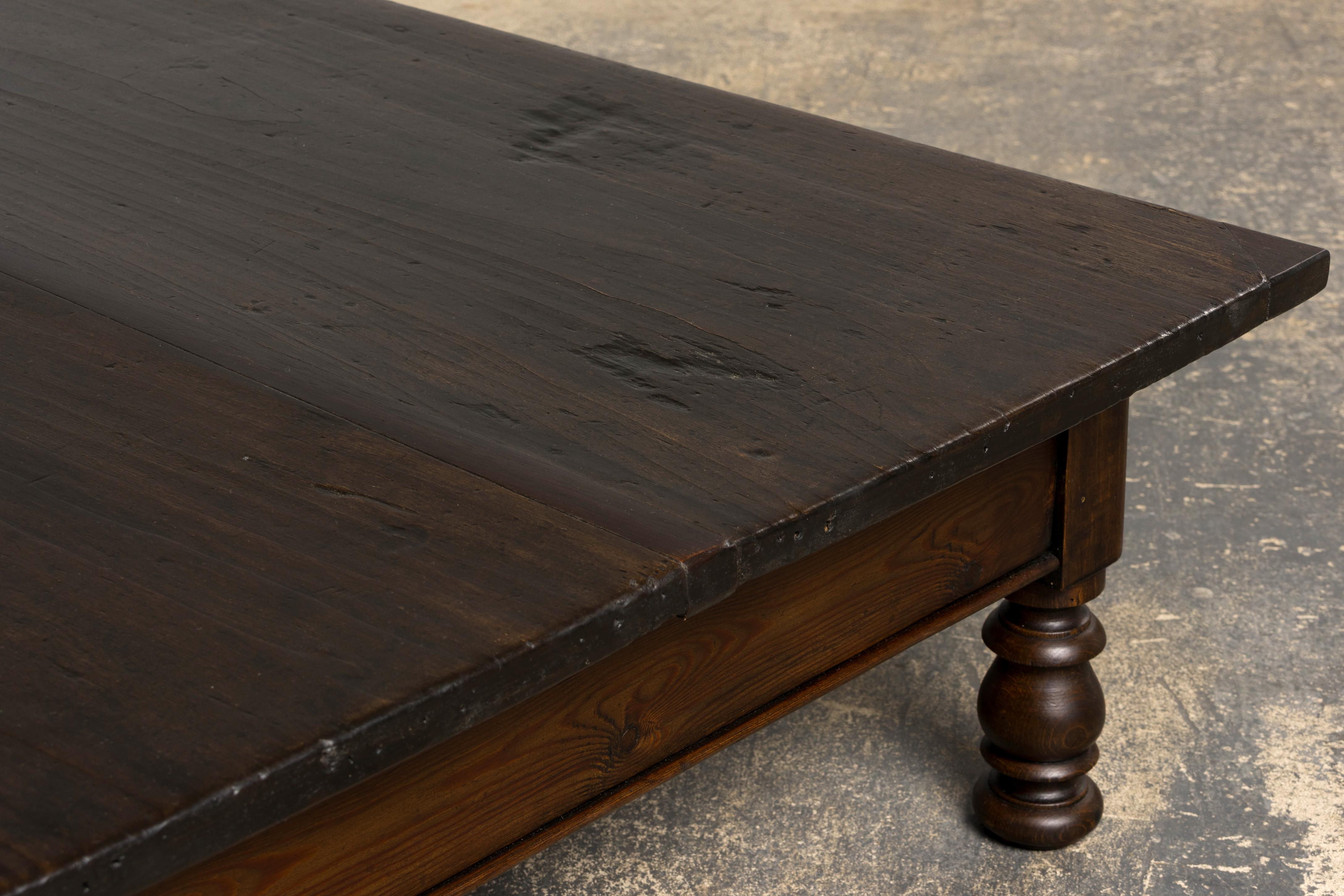 Mesa de centro de granja de madera mixta francesa del siglo XIX en venta 12