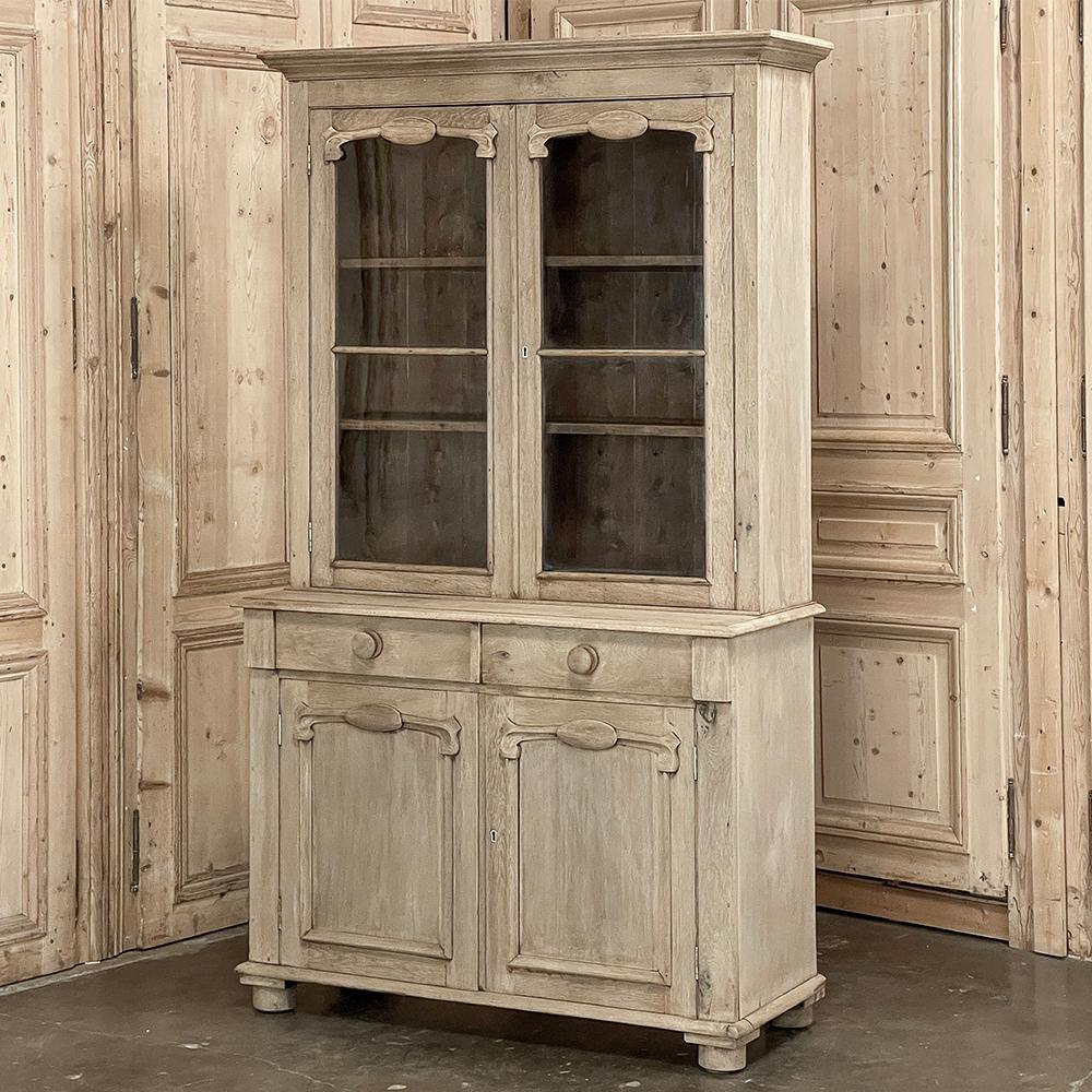 Hand-Crafted 19th Century Country French Neoclassical Bookcase in Stripped Oak For Sale
