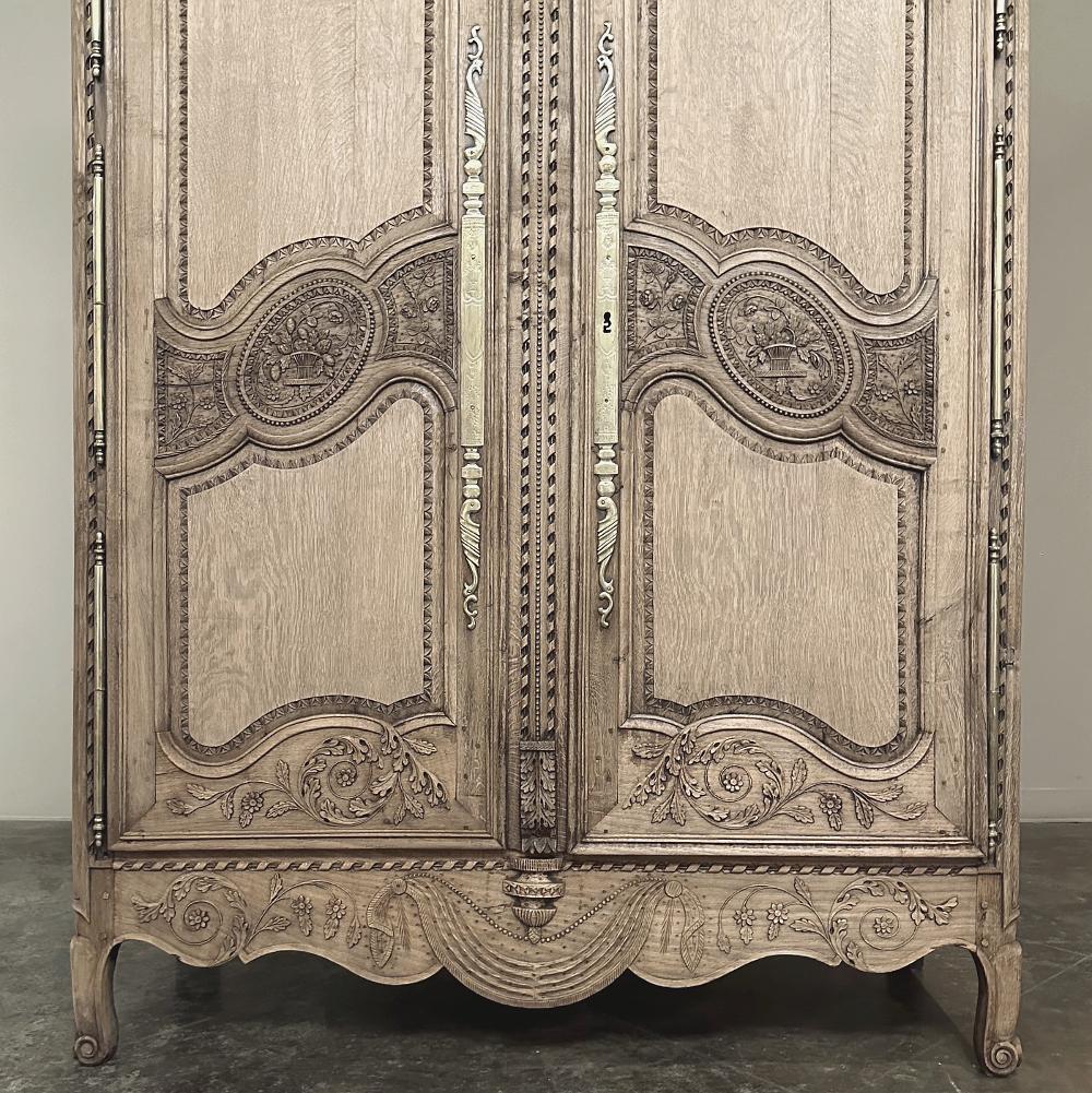19th Century Country French Normandie Armoire in Stripped Oak For Sale 5