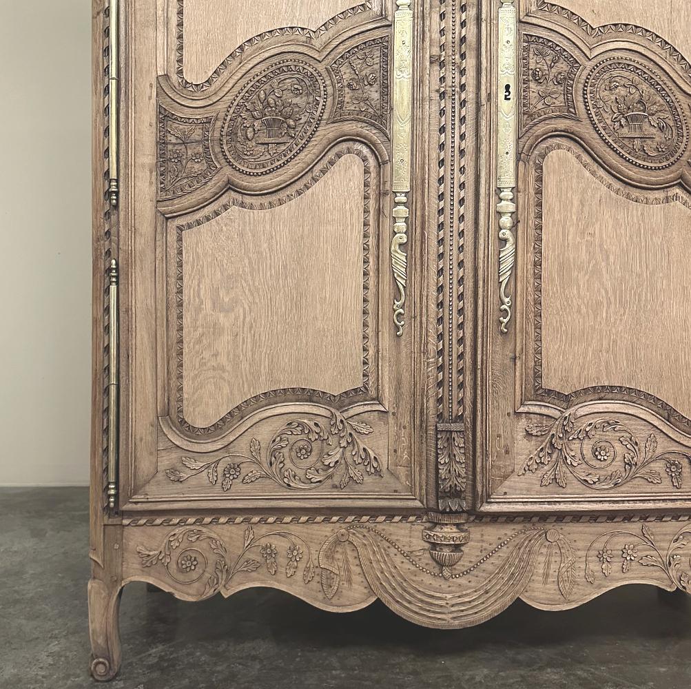 19th Century Country French Normandie Armoire in Stripped Oak For Sale 8