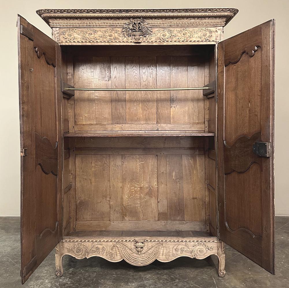 19th Century Country French Normandie Armoire in Stripped Oak For Sale 1