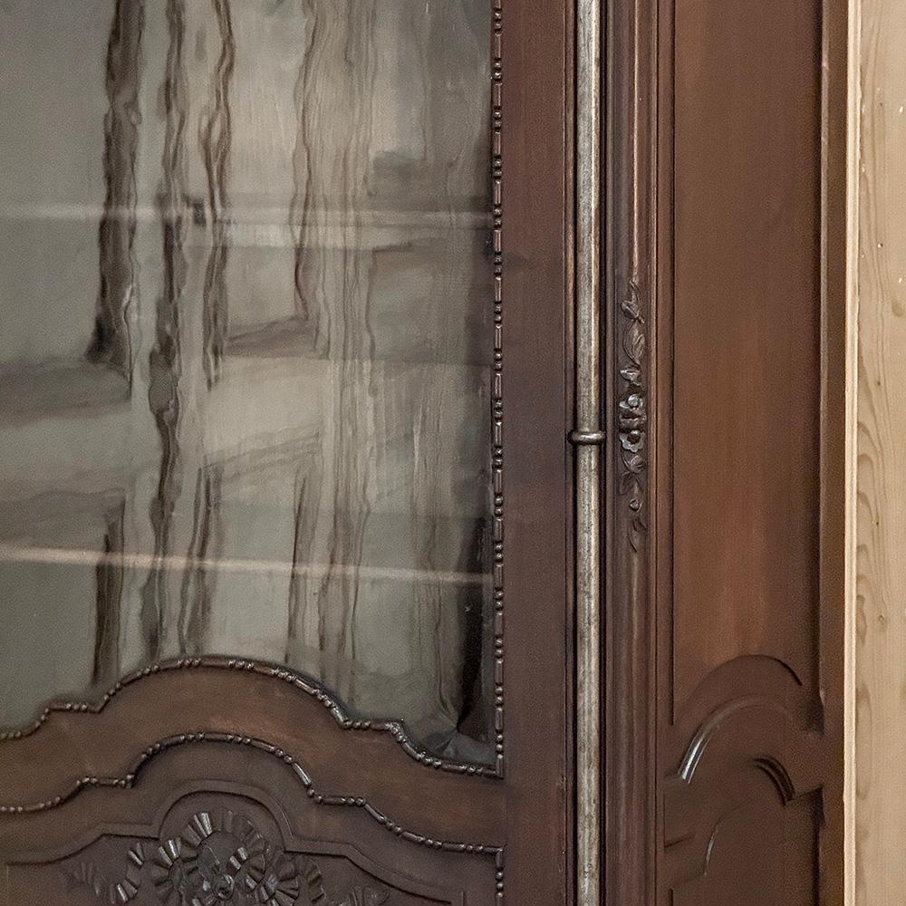 Vitrina de Normandía francesa del siglo XIX ~ Bonnetiere en venta 1