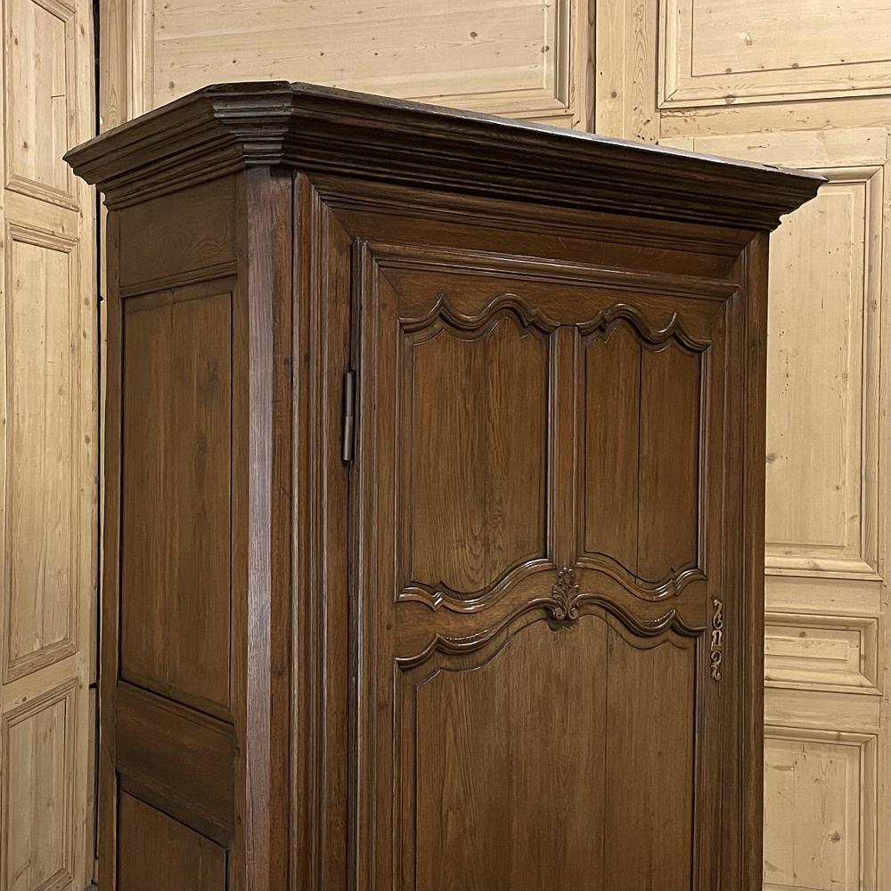19th Century Country French Oak Bonnetiere, Armoire For Sale 2