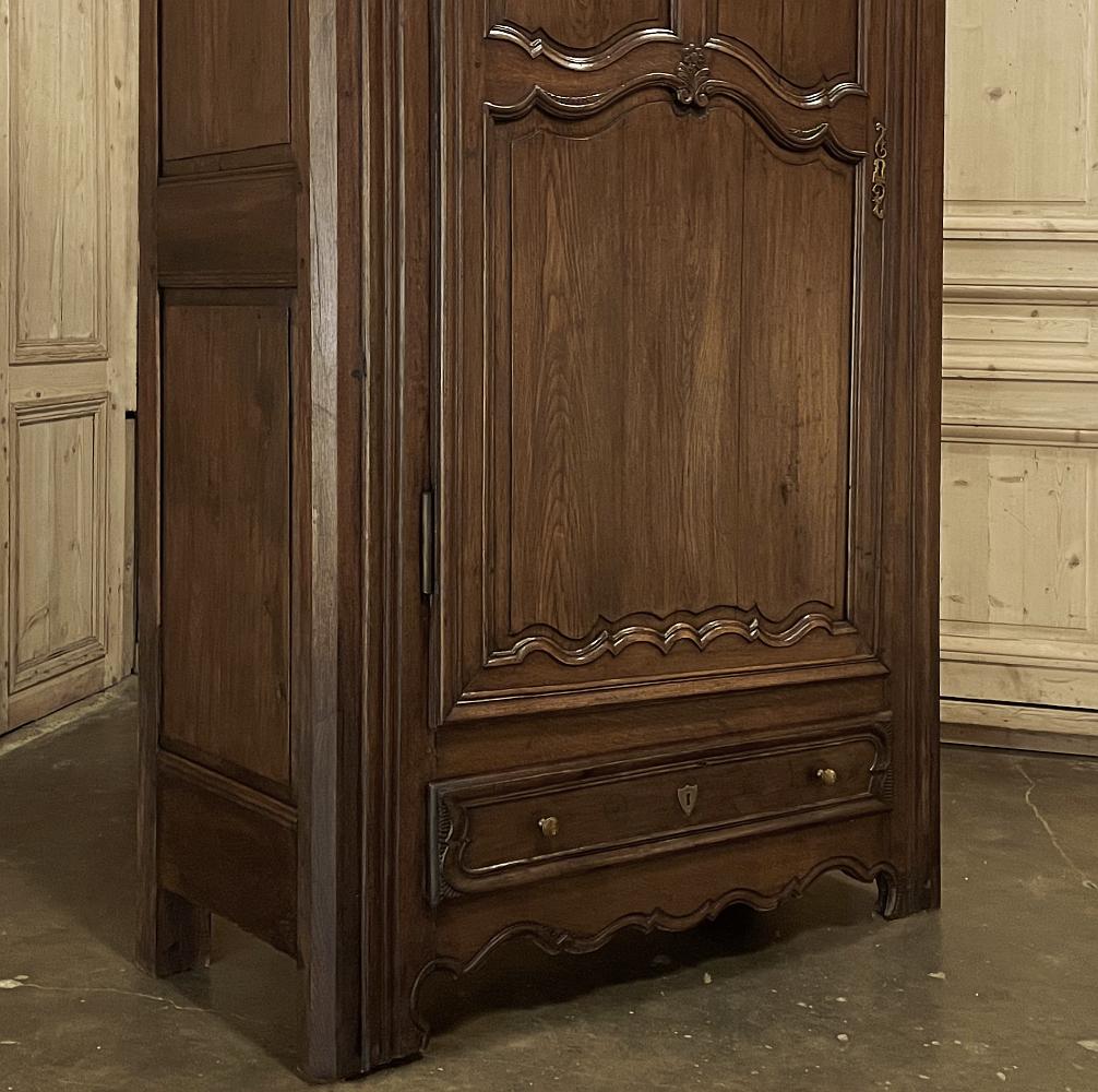 19th Century Country French Oak Bonnetiere, Armoire For Sale 3