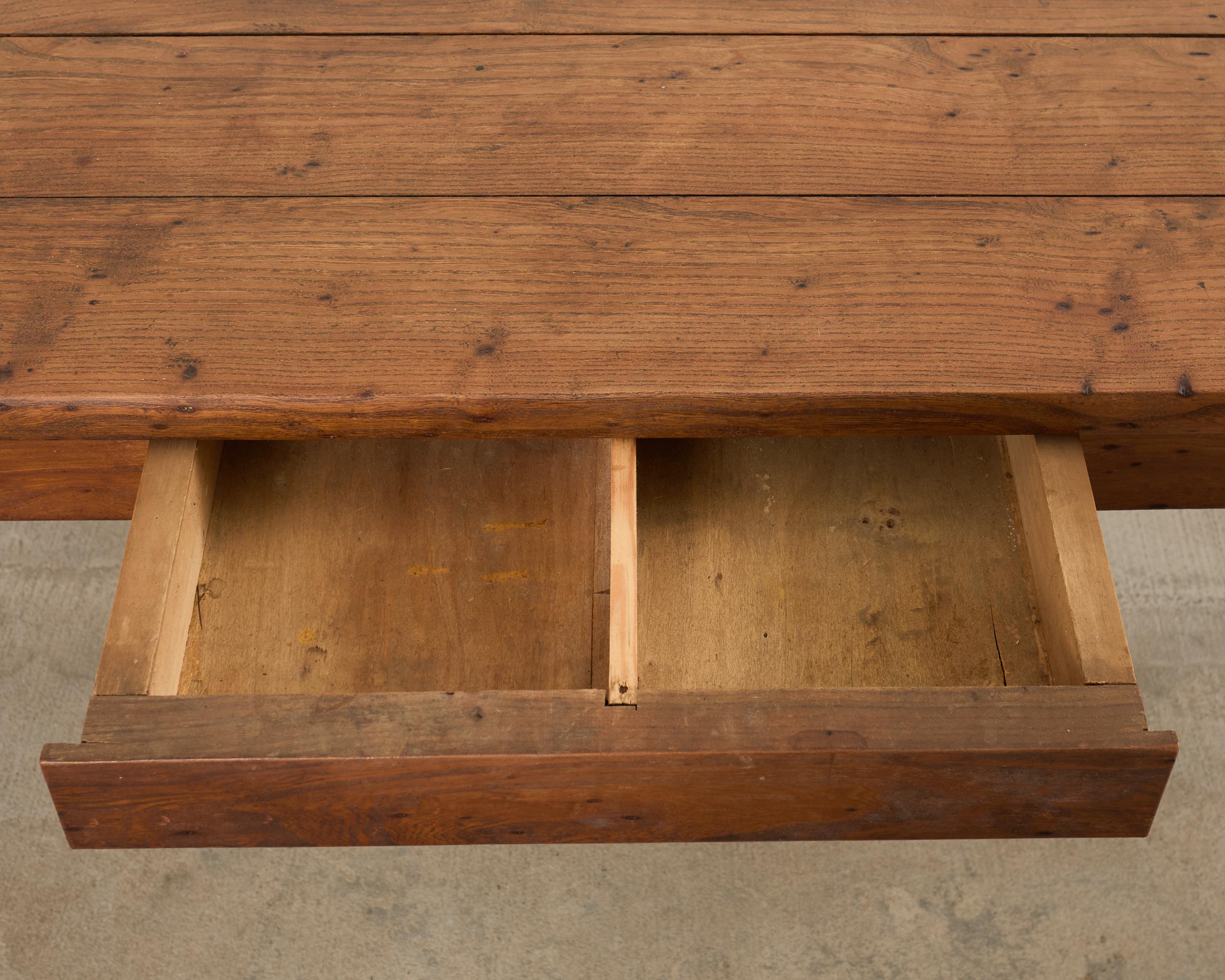 19th Century Country French Oak Farmhouse Dining Table 9.75 Ft en vente 5