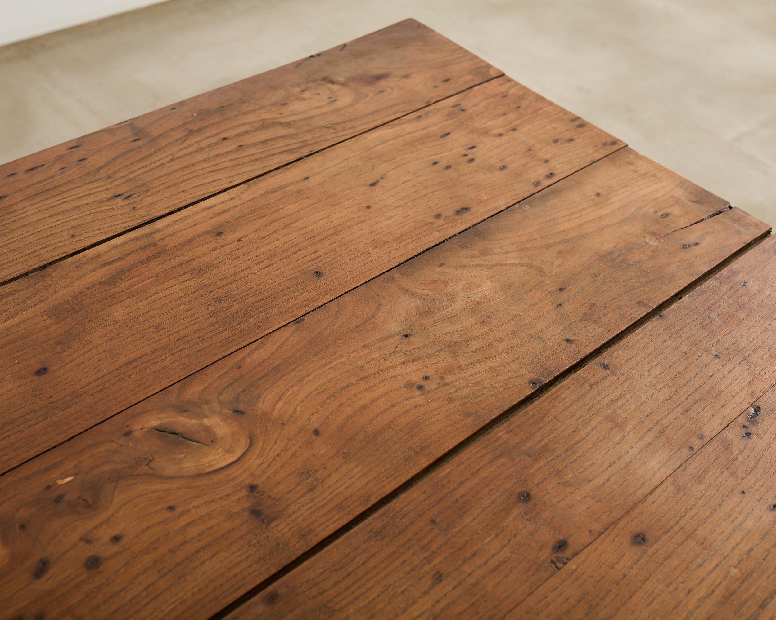 19th Century Country French Oak Farmhouse Dining Table 9.75 Ft en vente 7