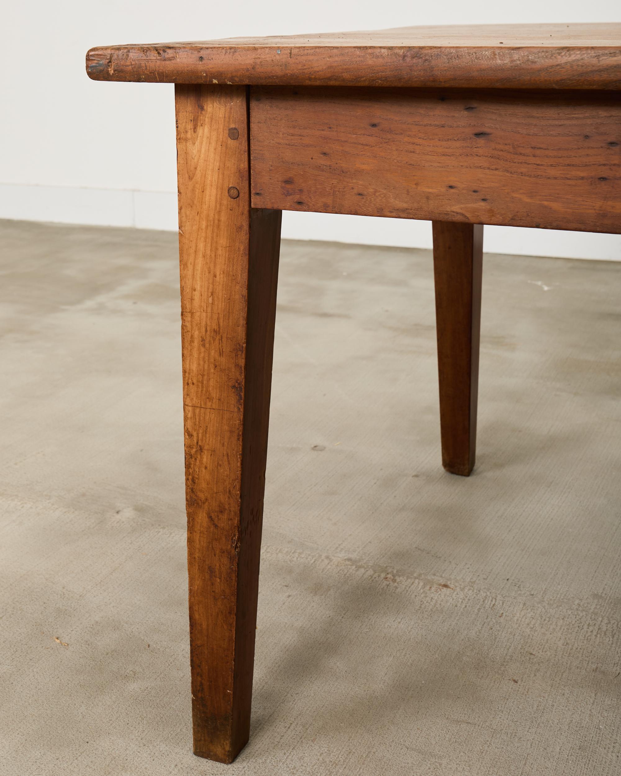 19th Century Country French Oak Farmhouse Dining Table 9.75 Ft en vente 8