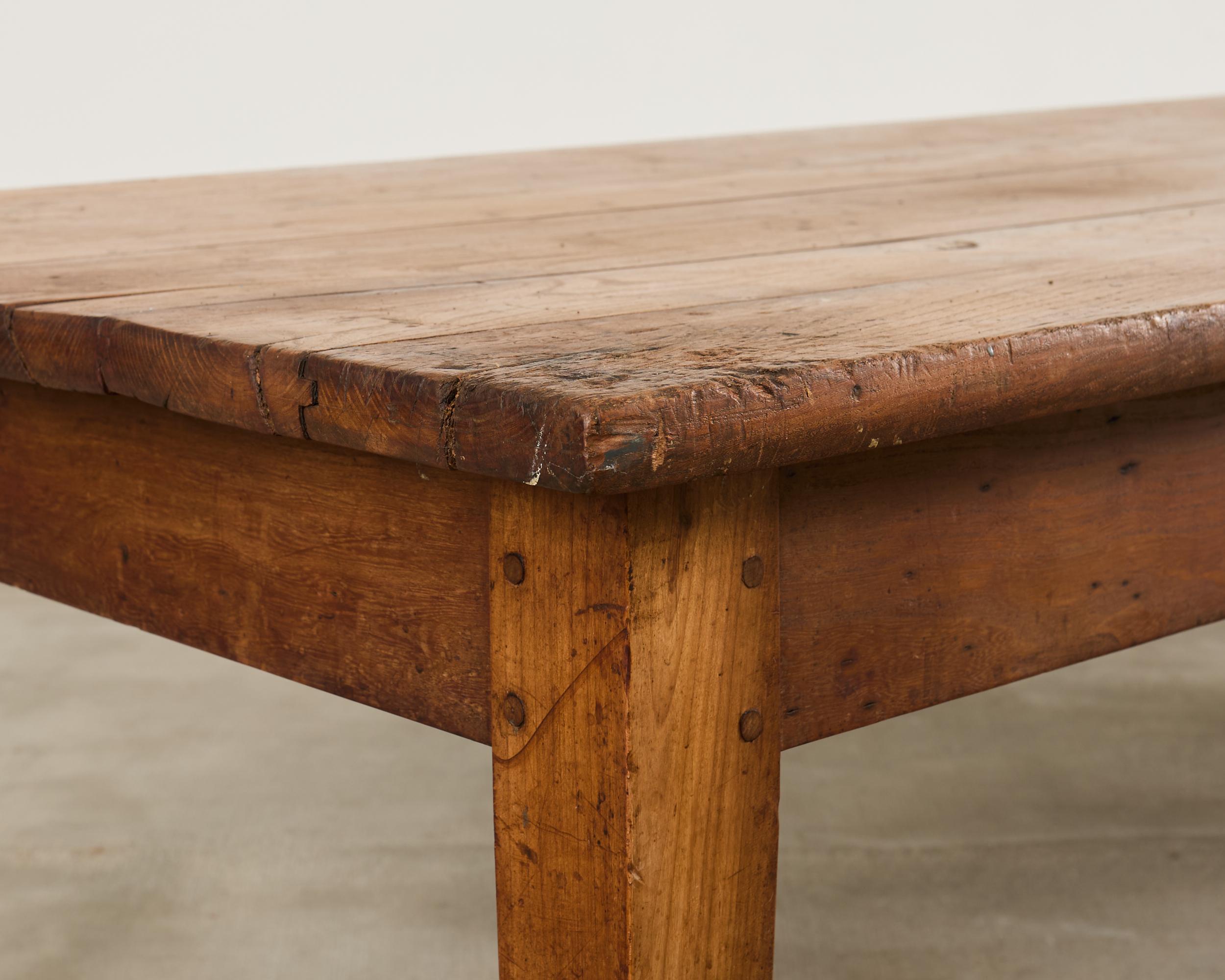 19th Century Country French Oak Farmhouse Dining Table 9.75 Ft en vente 9