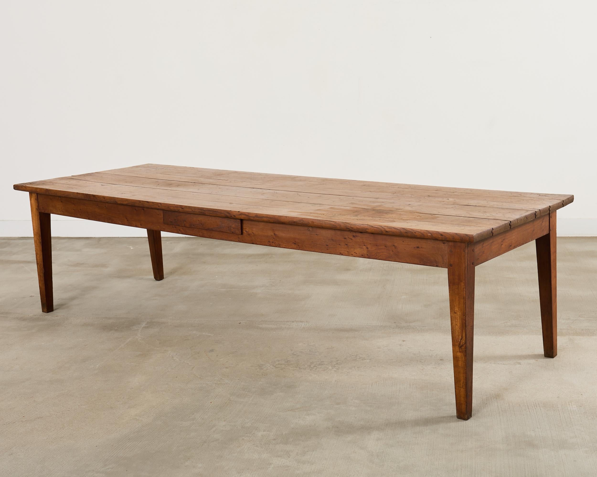 19th Century Country French Oak Farmhouse Dining Table 9.75 Ft en vente 10