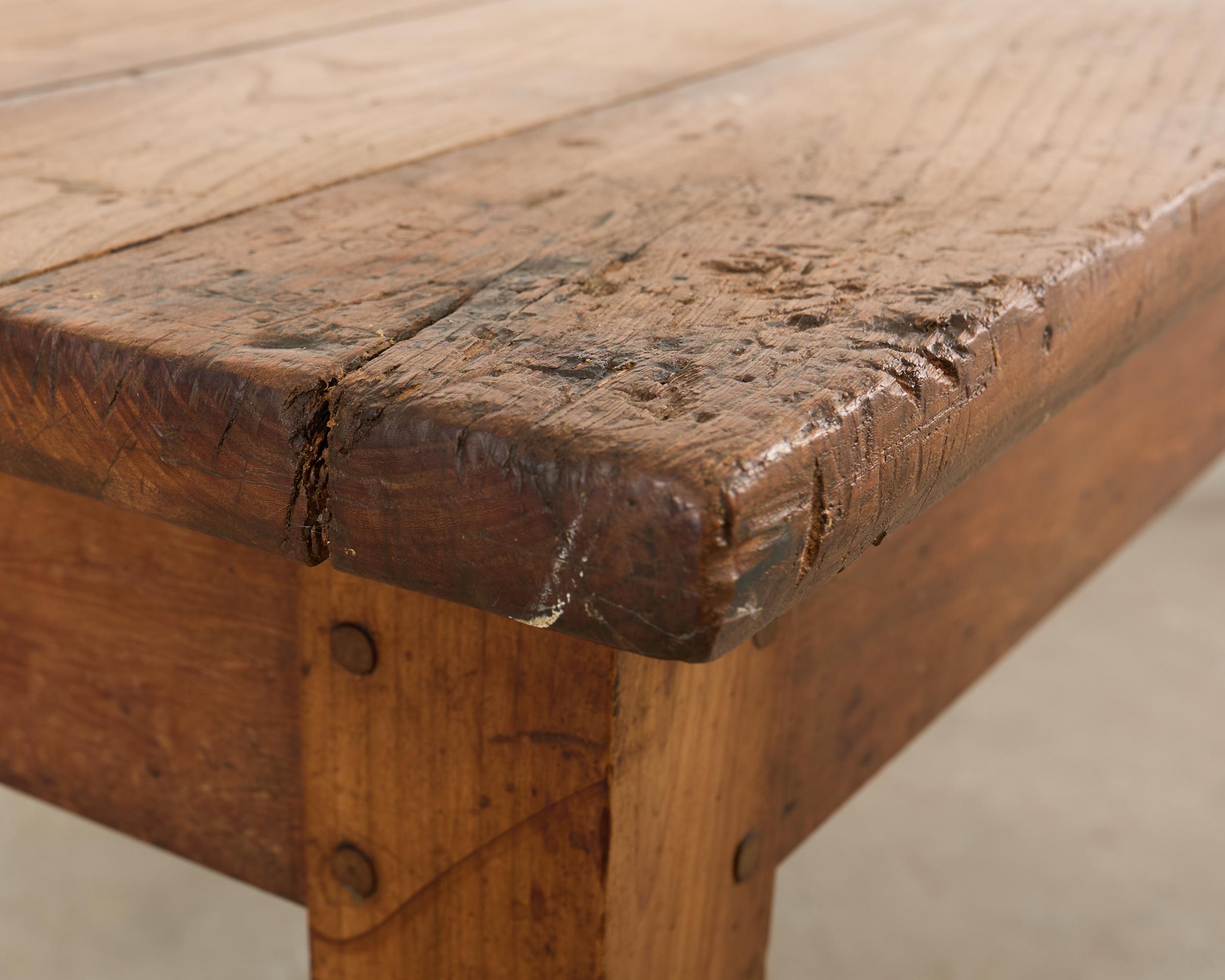 19th Century Country French Oak Farmhouse Dining Table 9.75 Ft en vente 11