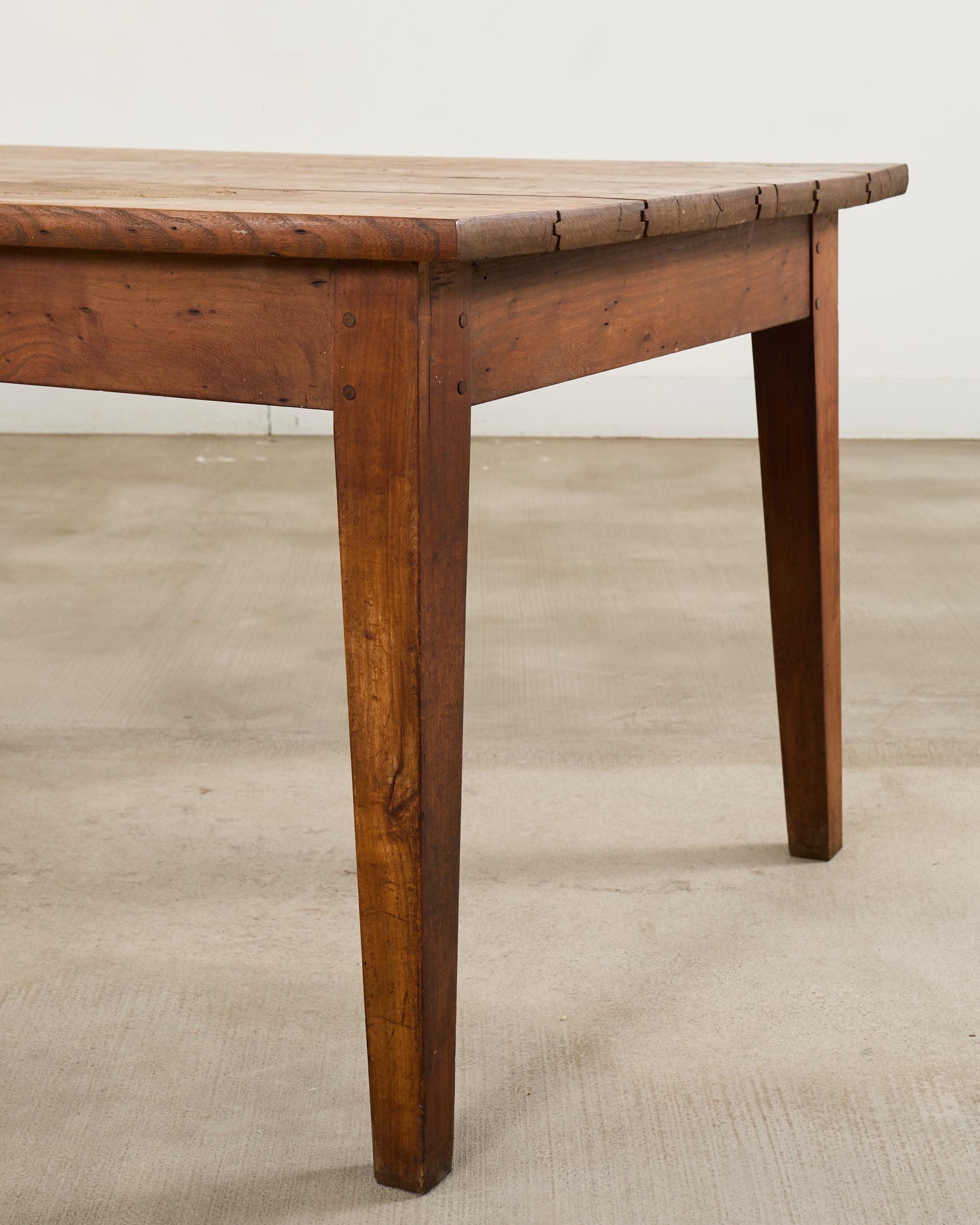 19th Century Country French Oak Farmhouse Dining Table 9.75 Ft en vente 12