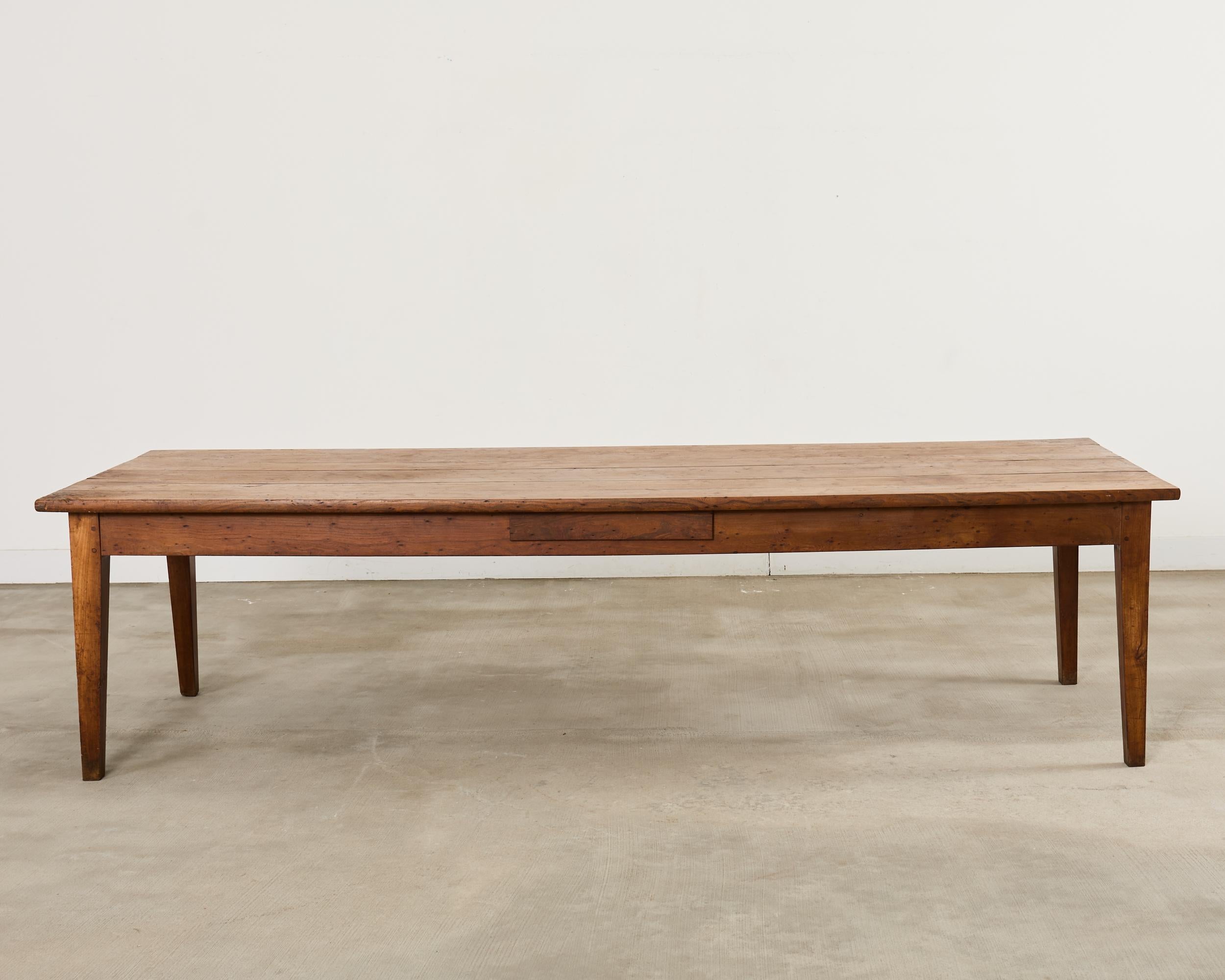19th Century Country French Oak Farmhouse Dining Table 9.75 Ft en vente 13