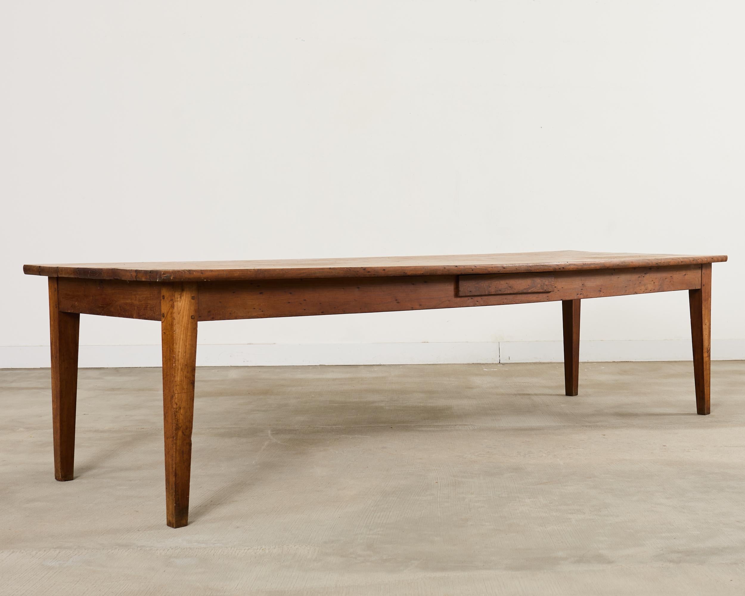 Français 19th Century Country French Oak Farmhouse Dining Table 9.75 Ft en vente