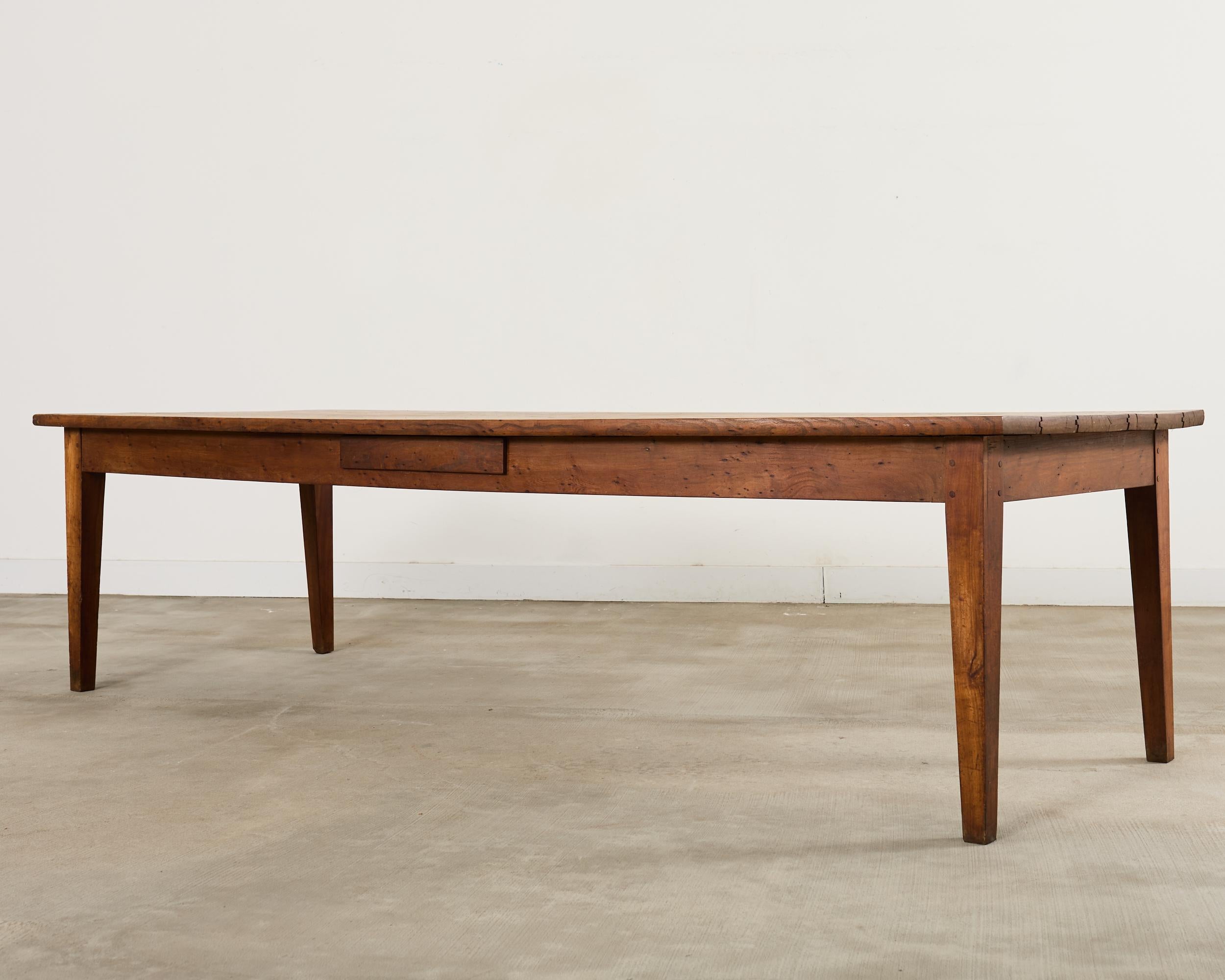 19th Century Country French Oak Farmhouse Dining Table 9.75 Ft Abîmé - En vente à Rio Vista, CA
