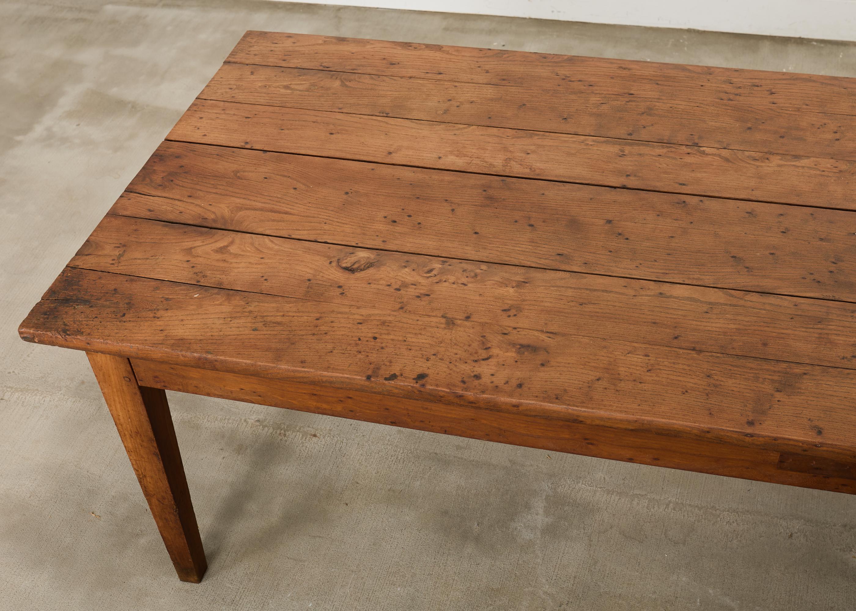 XIXe siècle 19th Century Country French Oak Farmhouse Dining Table 9.75 Ft en vente