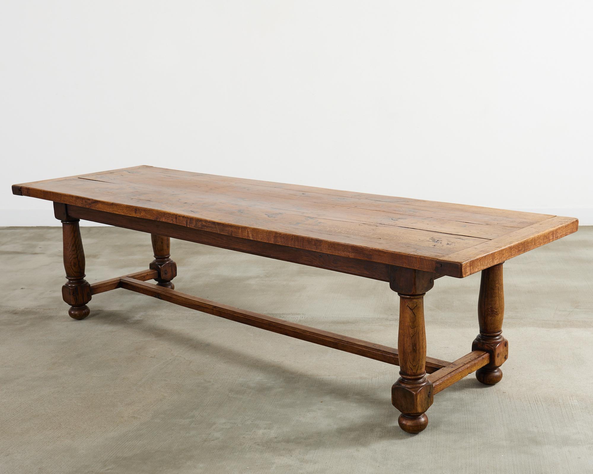 Table de salle à manger à tréteaux en chêne français du 19e siècle en vente 4