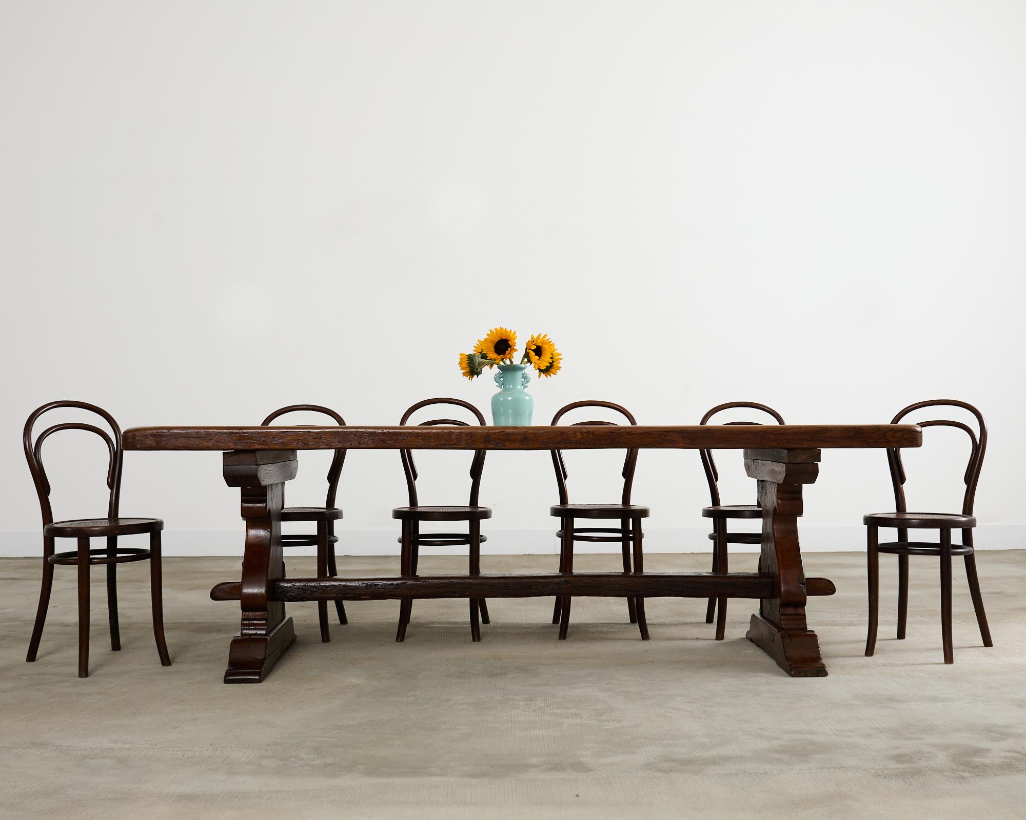 Mesa de comedor de caballete de granja de roble francés del siglo XIX De campo en venta