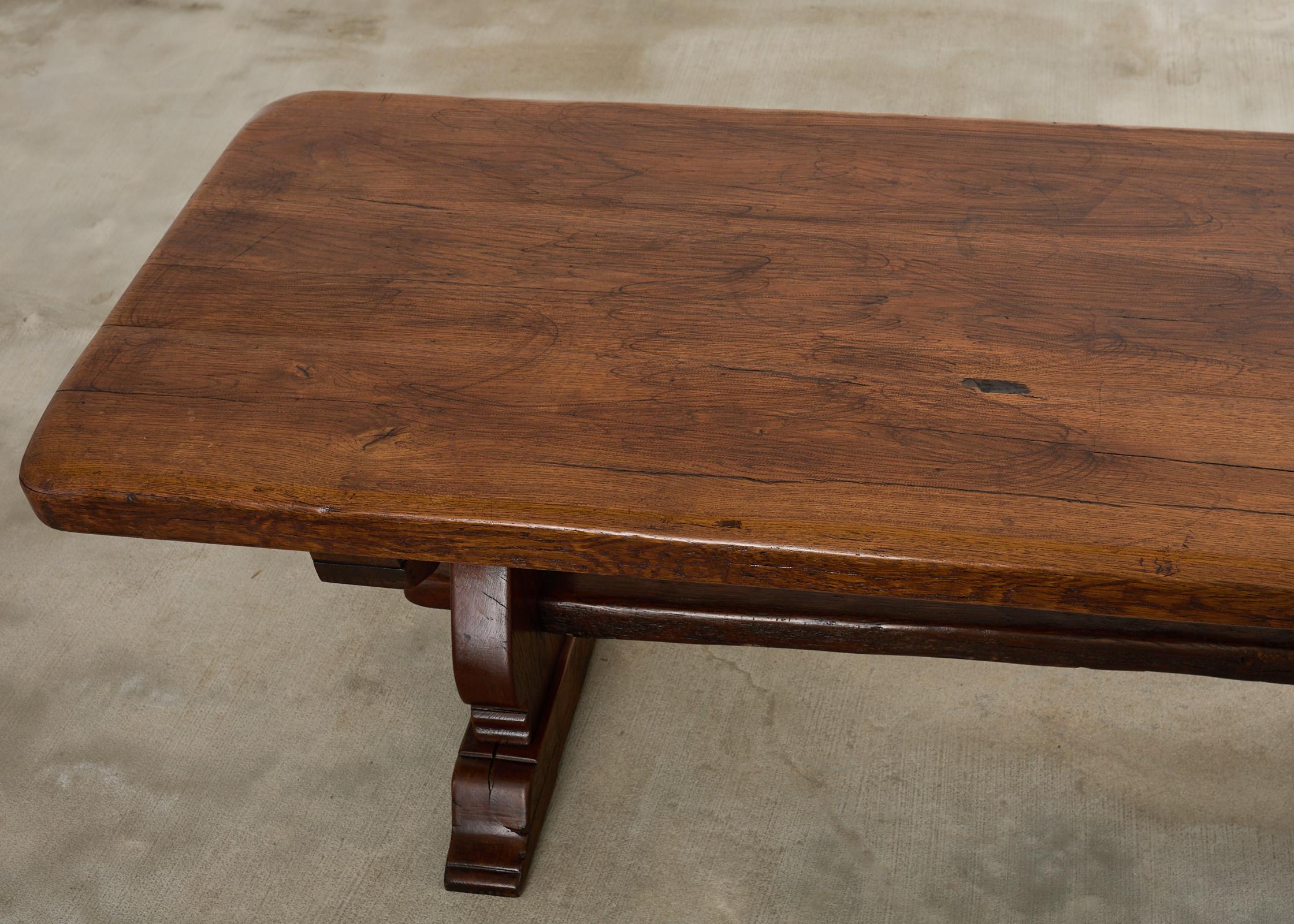 Mesa de comedor de caballete de granja de roble francés del siglo XIX Roble en venta