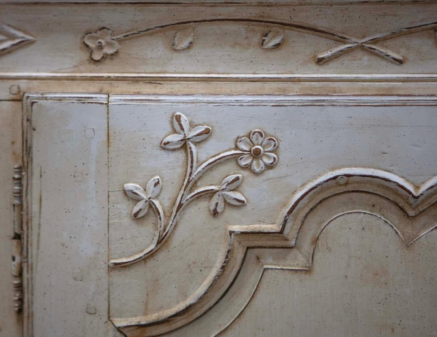 19th Century Country French Oversized Cream & Patinated Kitchen Cupboard In Distressed Condition For Sale In Asheville, NC