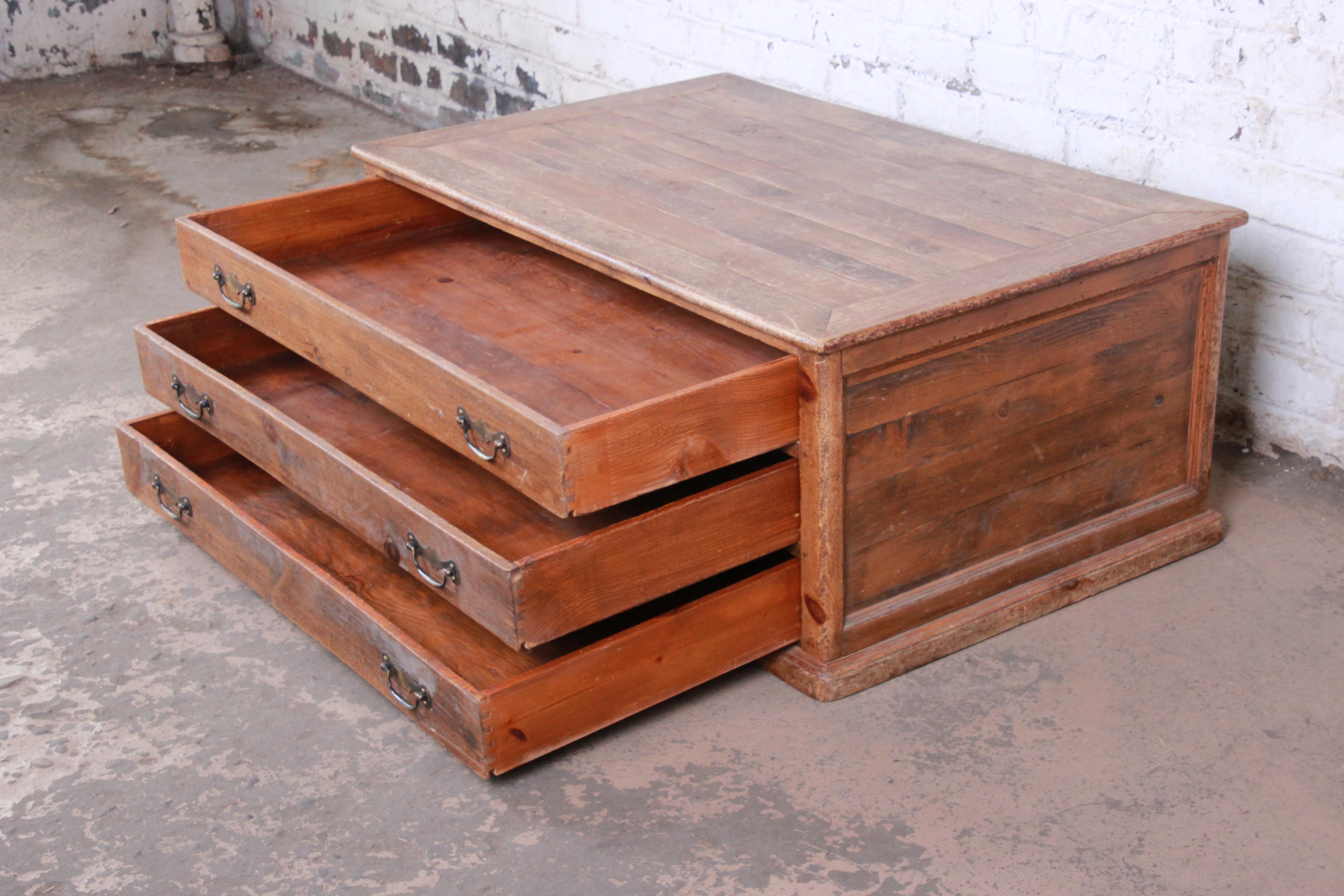 19th Century Country French Pine Double-Sided Map File Cabinet or Coffee Table In Good Condition In South Bend, IN