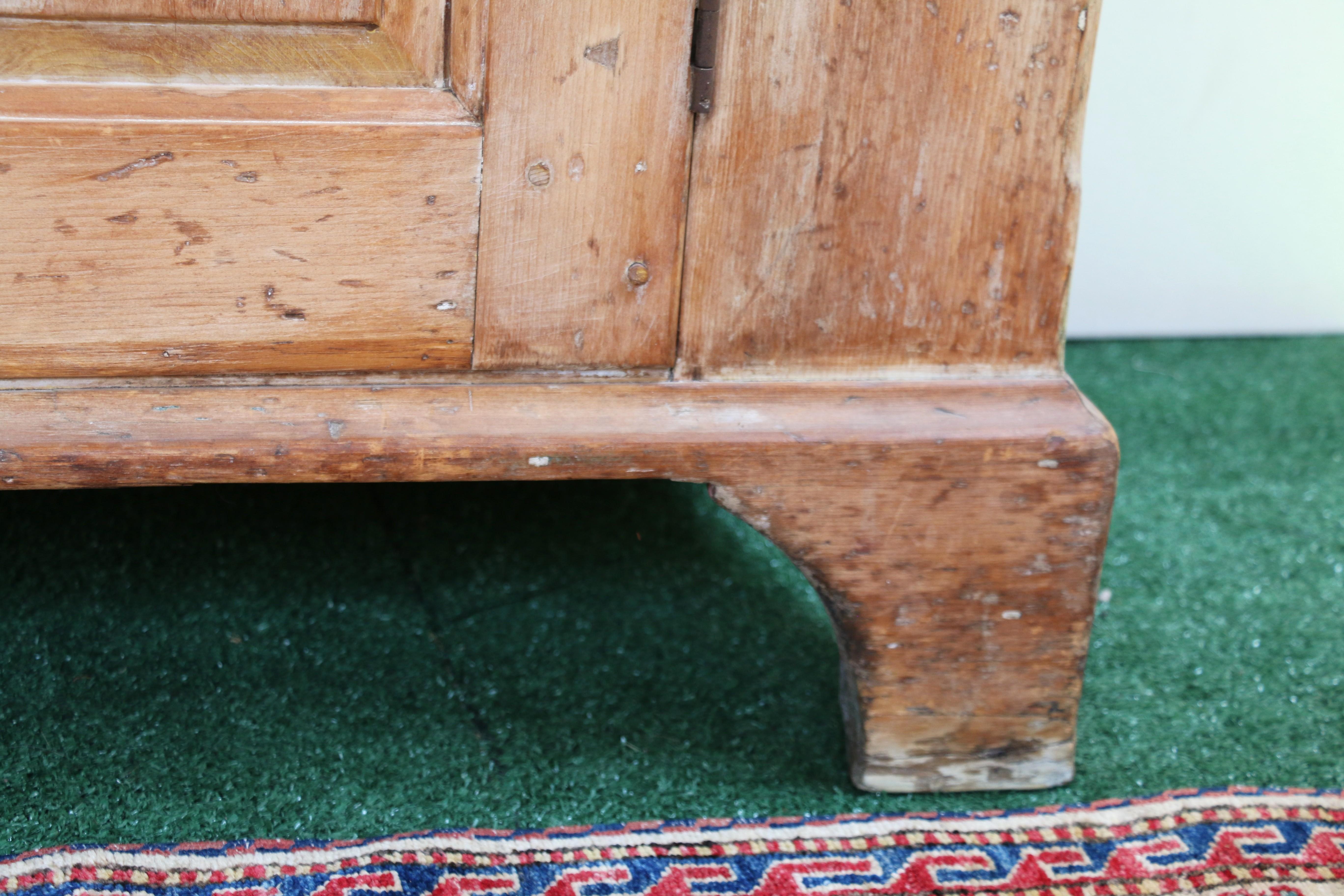 19. Jahrhundert Land Französisch Kiefer Sideboard/Buffet im Angebot 8
