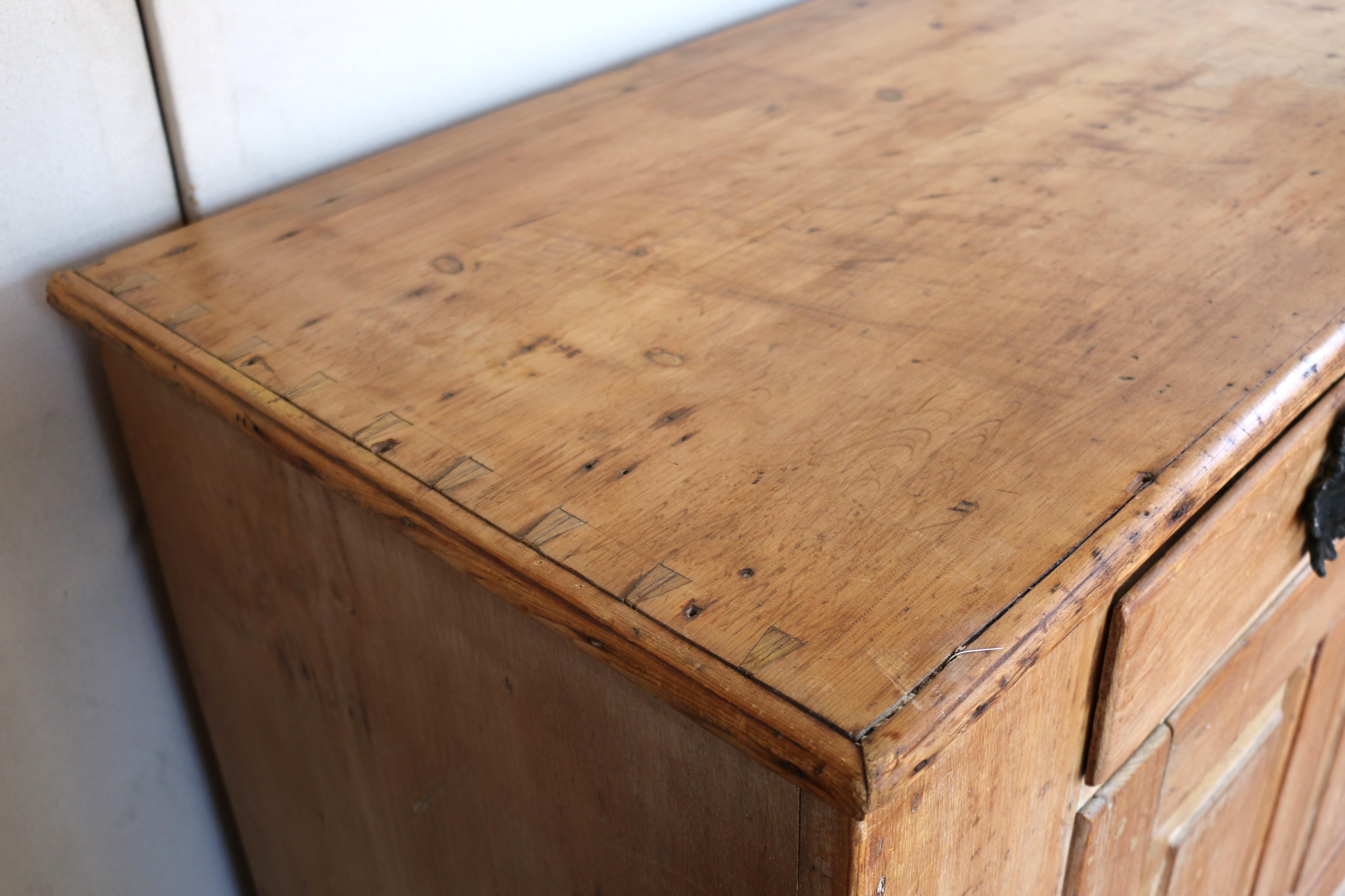 19. Jahrhundert Land Französisch Kiefer Sideboard/Buffet im Angebot 11