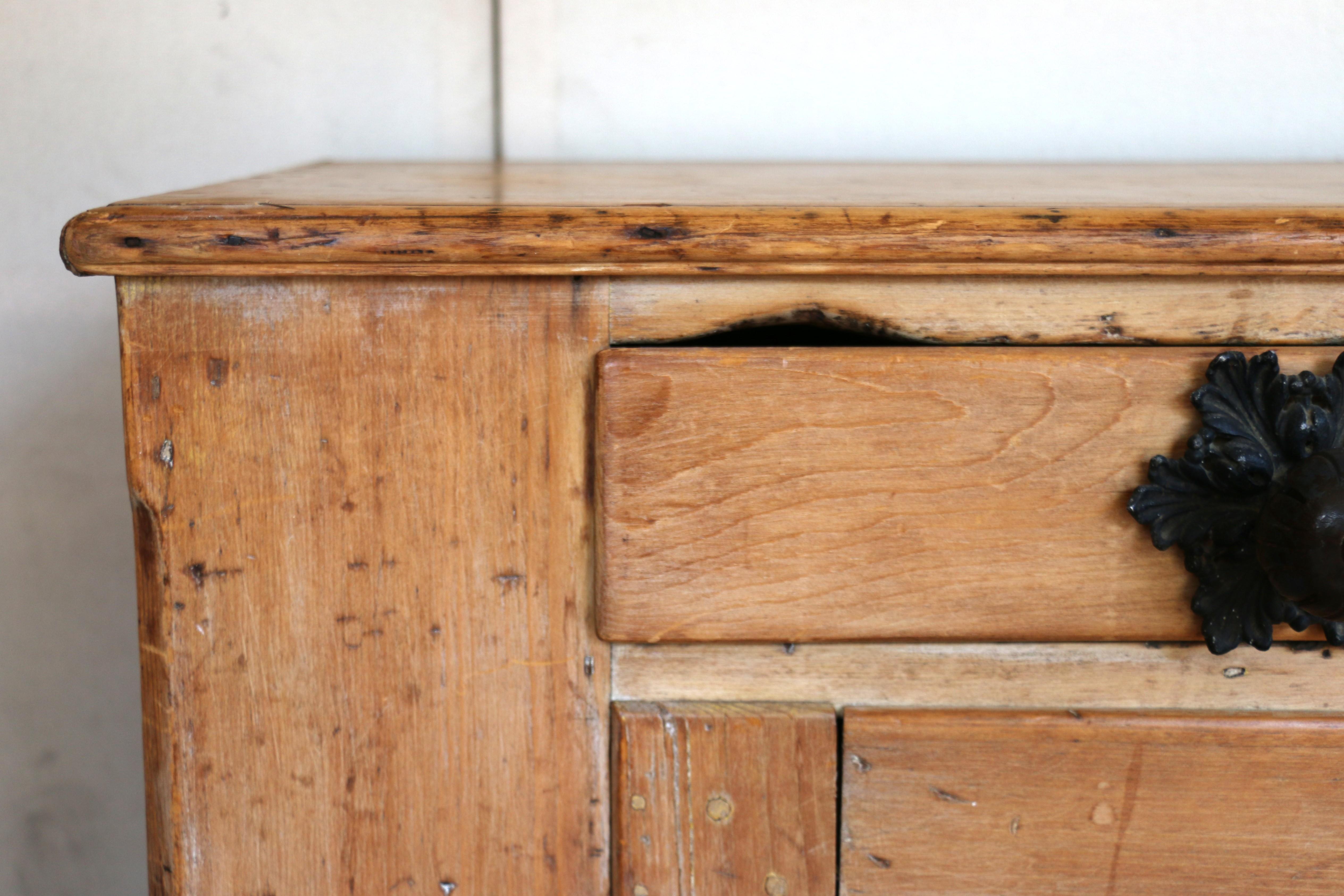 19. Jahrhundert Land Französisch Kiefer Sideboard/Buffet im Angebot 5