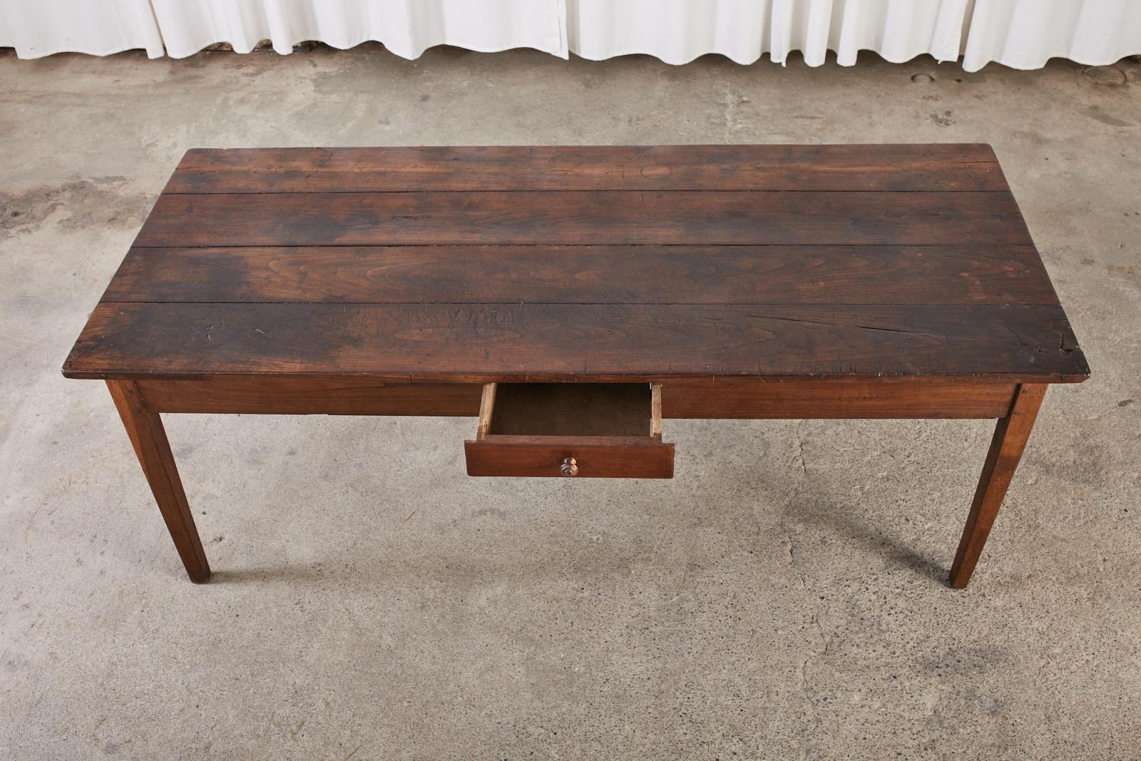 Châtaignier Table à manger de ferme provinciale française du 19ème siècle en châtaignier en vente