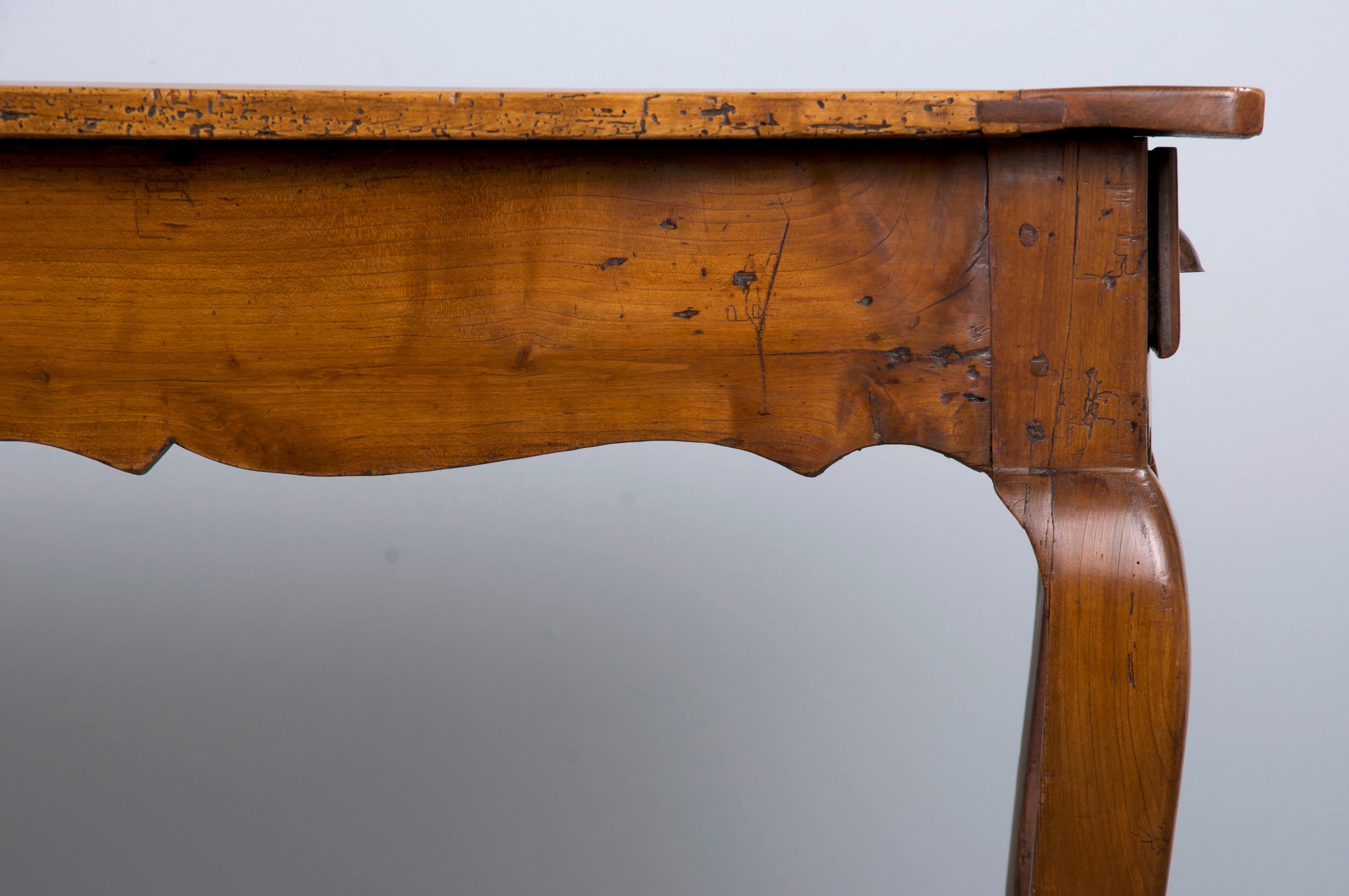 19th Century Country French Provincial Fruitwood Farmhouse Harvest Dining Table In Good Condition In Astoria, NY