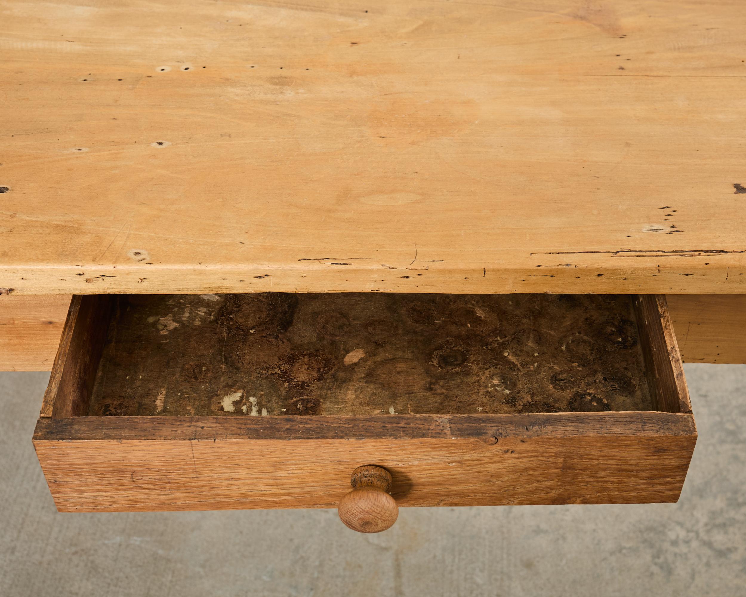 Table de ferme provinciale française du 19ème siècle en vente 3