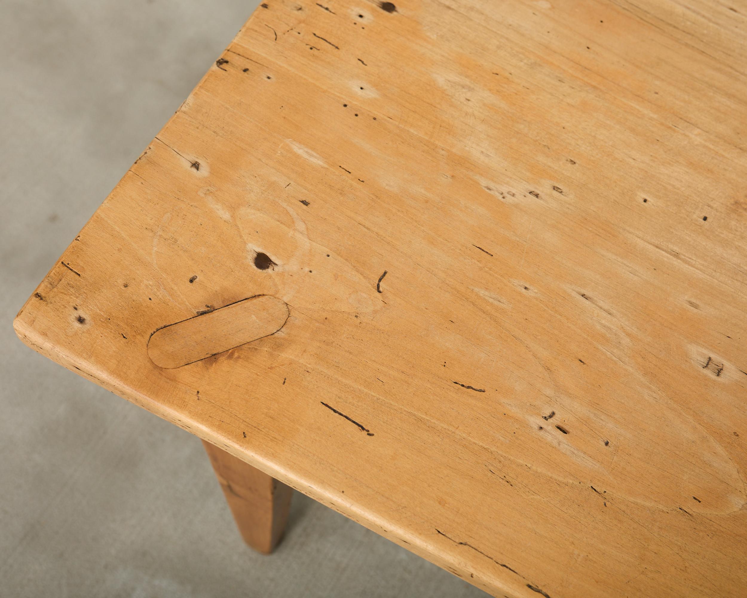 Table de ferme provinciale française du 19ème siècle en vente 5