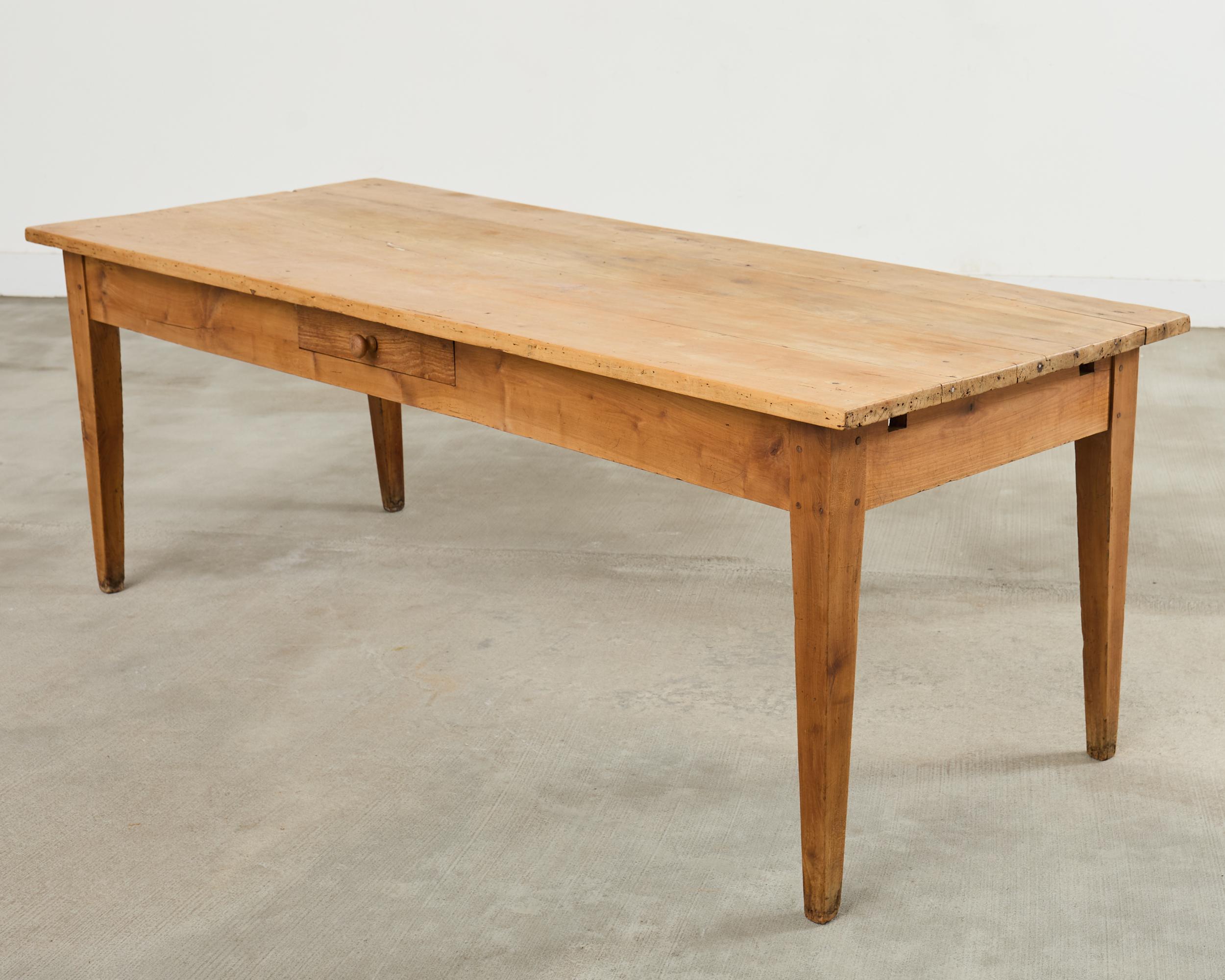 Table de ferme provinciale française du 19ème siècle en vente 10