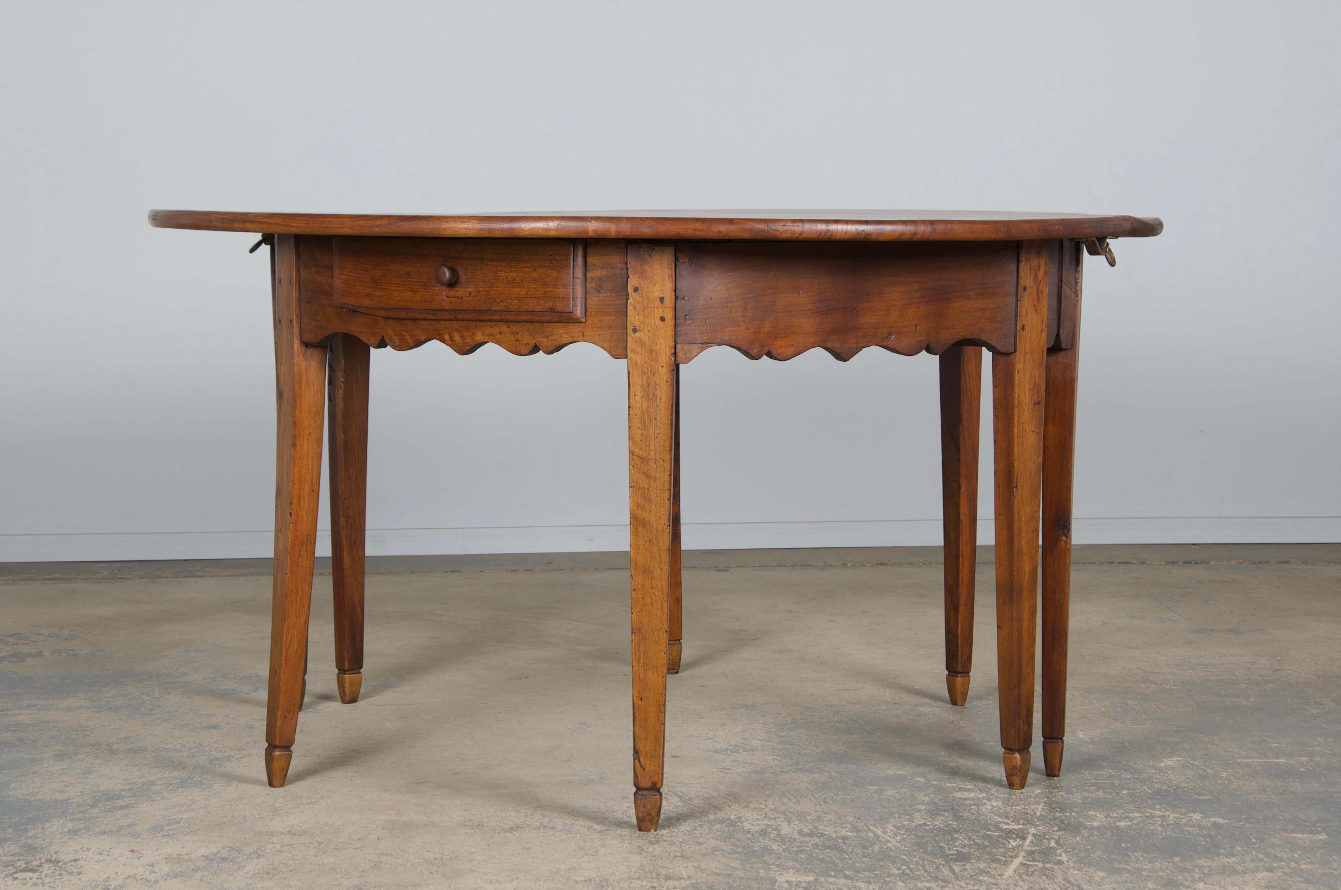 XIXe siècle Table de ferme provinciale française du 19ème siècle en vente